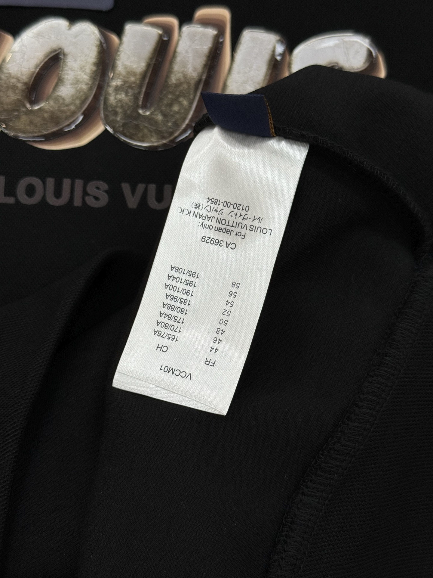 驴牌新款连帽卫衣，男女同款！超舒适天丝面料.柔软穿着舒适又保暖。正面“Louis Vuitton 字母+