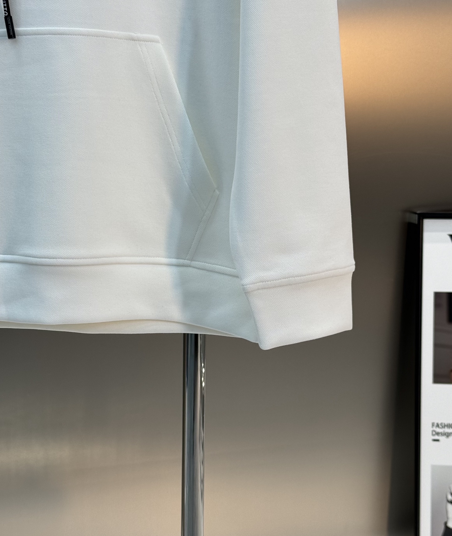 驴牌新款连帽卫衣，男女同款！超舒适天丝面料.柔软穿着舒适又保暖。正面“Louis Vuitton 字母+