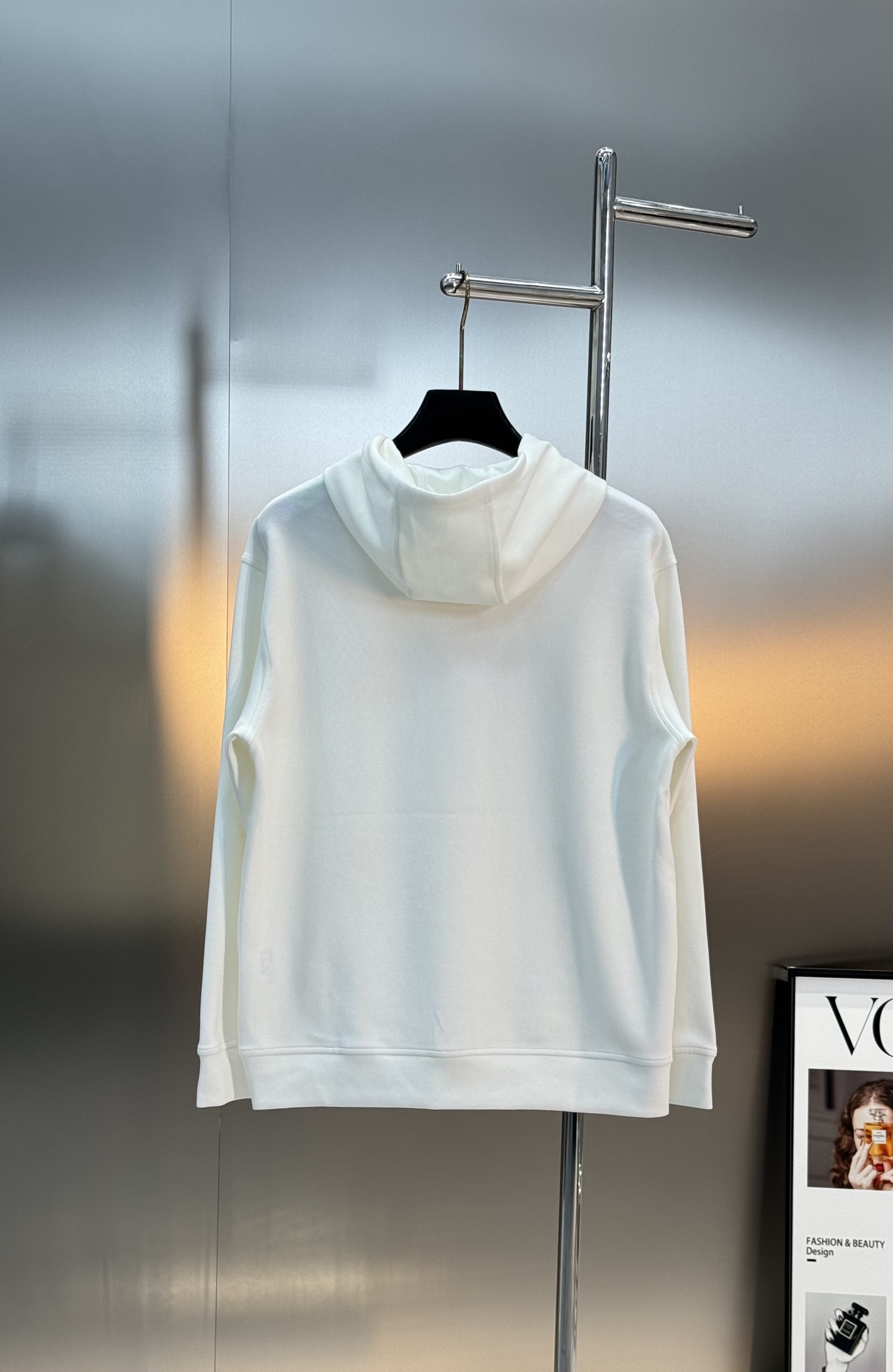 Miu Miu缪缪新款连帽卫衣，甄选天丝面料.柔软纯棉材质，穿着舒适又透气!正面品牌字母印花，水滴💧立体