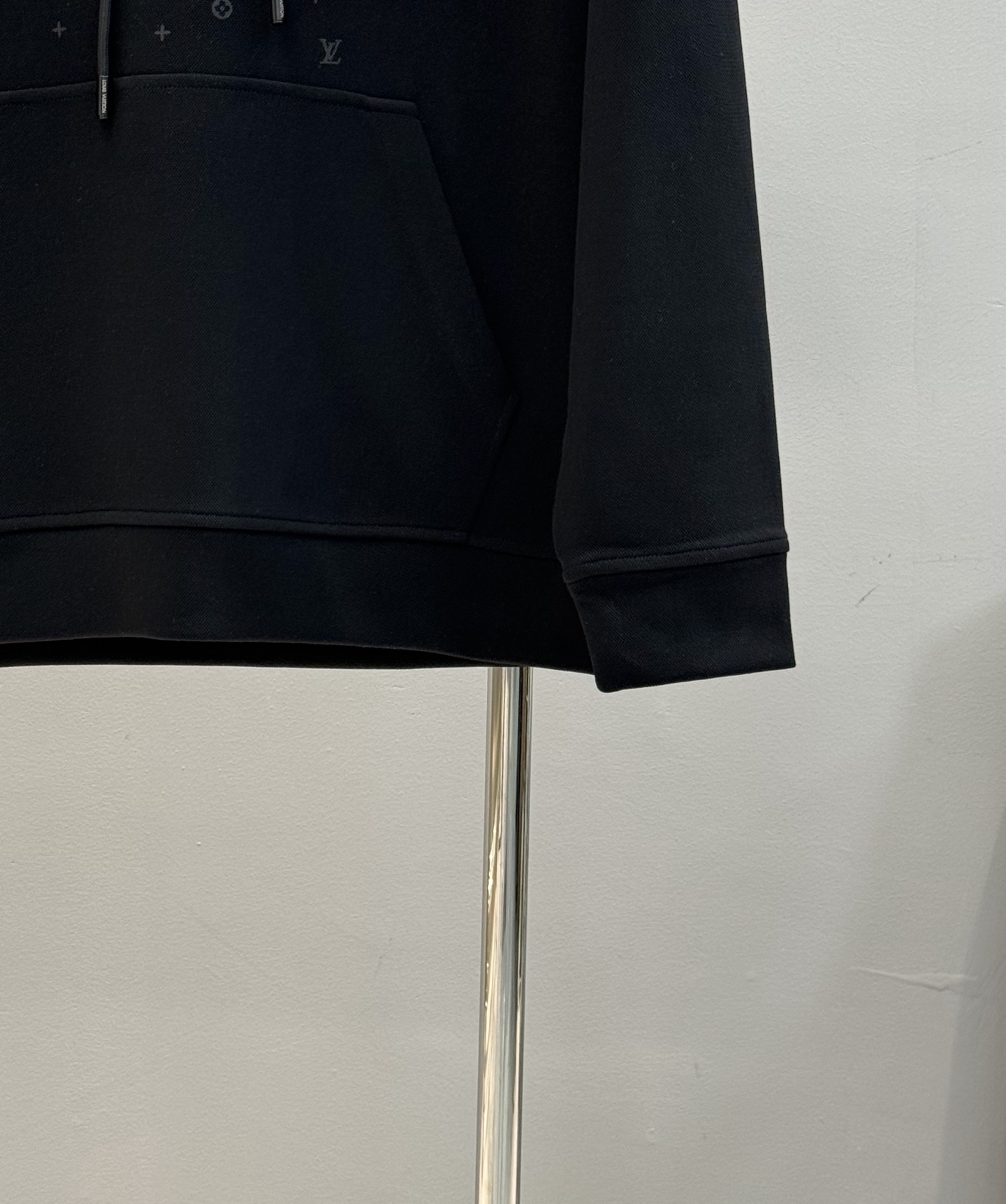 驴牌*新款连帽卫衣，采用天丝棉质面料，柔软舒适，日常穿着超友好!正面彩色印花+经典Logo，艺术感满满，