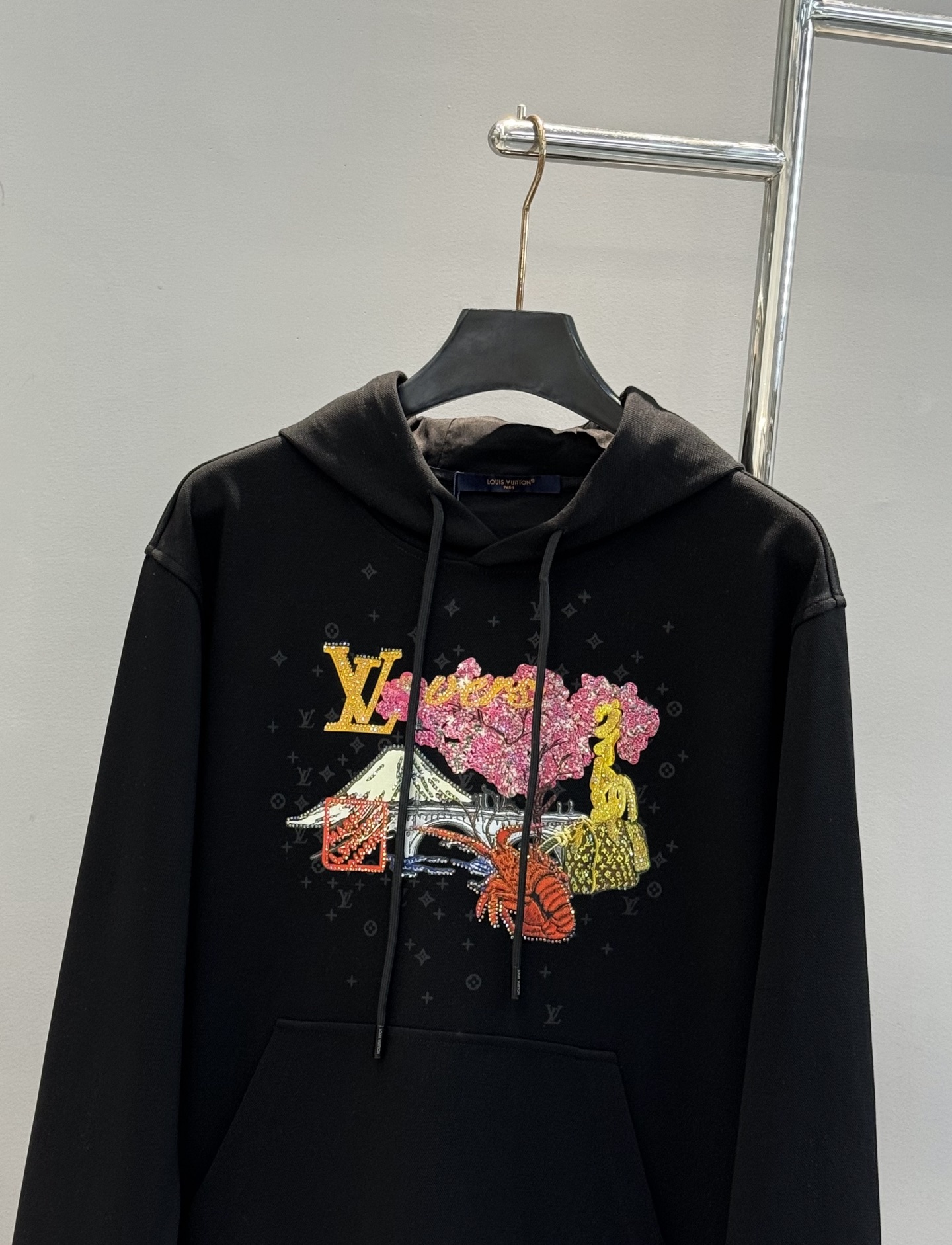 驴牌*新款连帽卫衣，采用天丝棉质面料，柔软舒适，日常穿着超友好!正面彩色印花+经典Logo，艺术感满满，