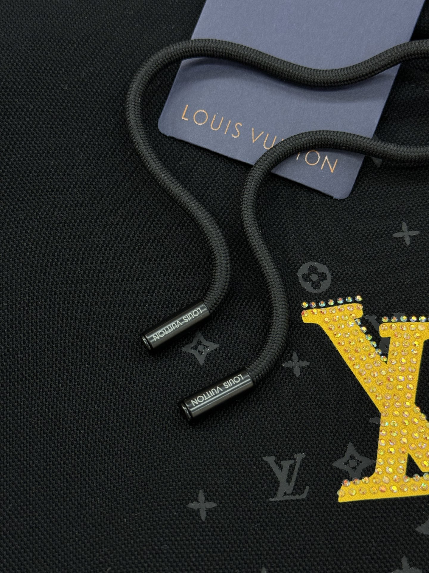 驴牌*新款连帽卫衣，采用天丝棉质面料，柔软舒适，日常穿着超友好!正面彩色印花+经典Logo，艺术感满满，