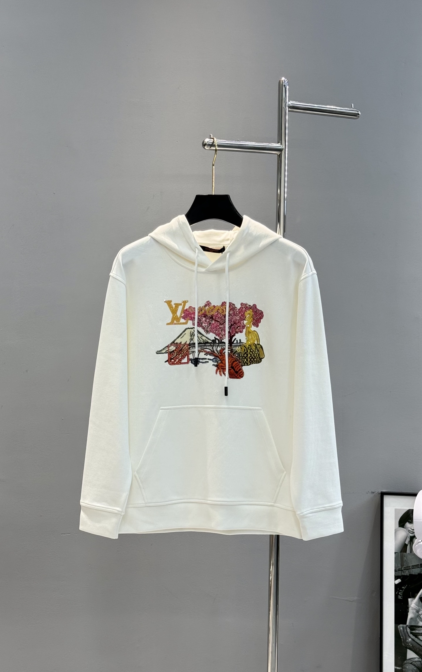 驴牌*新款连帽卫衣，采用天丝棉质面料，柔软舒适，日常穿着超友好!正面彩色印花+经典Logo，艺术感满满，