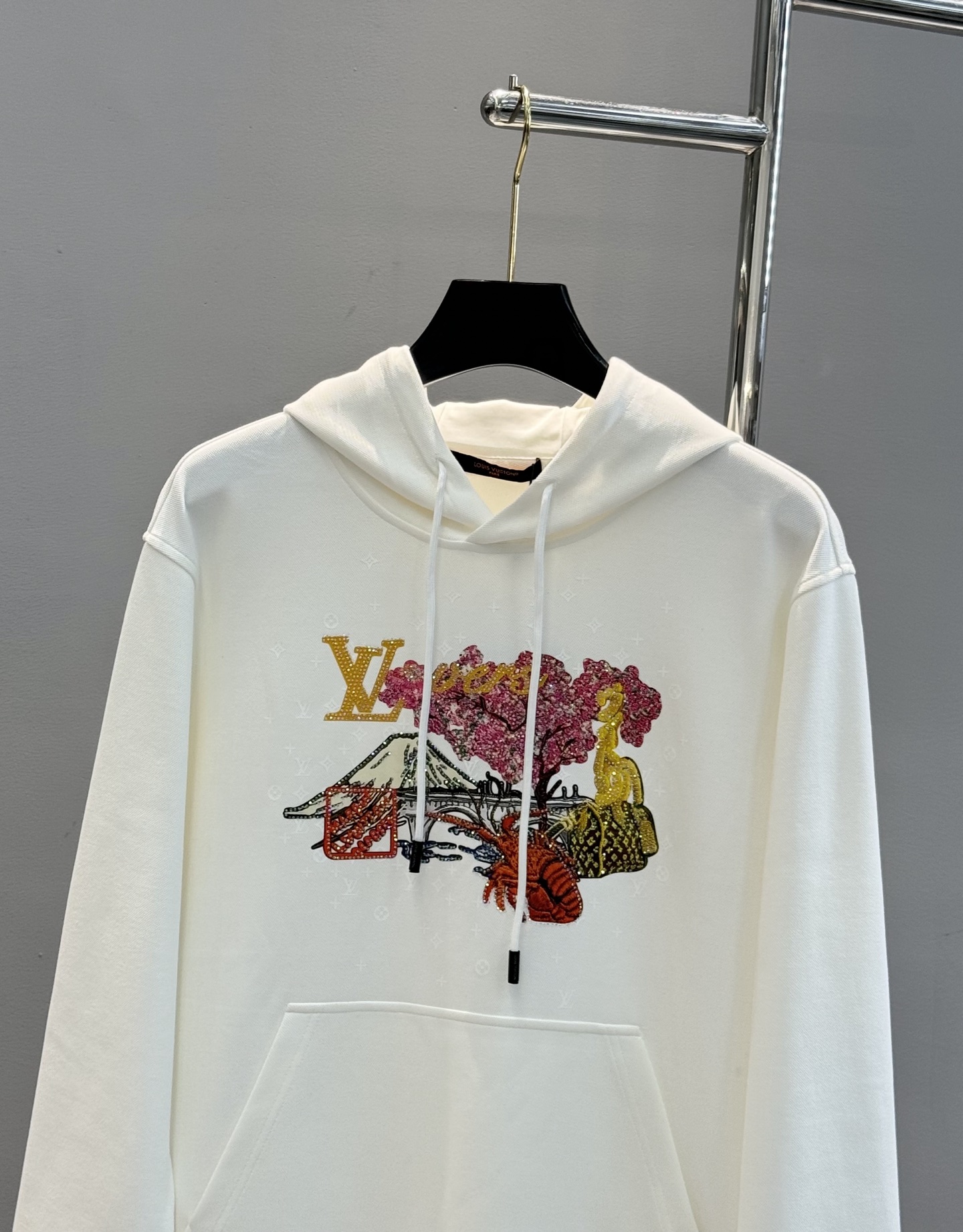 驴牌*新款连帽卫衣，采用天丝棉质面料，柔软舒适，日常穿着超友好!正面彩色印花+经典Logo，艺术感满满，