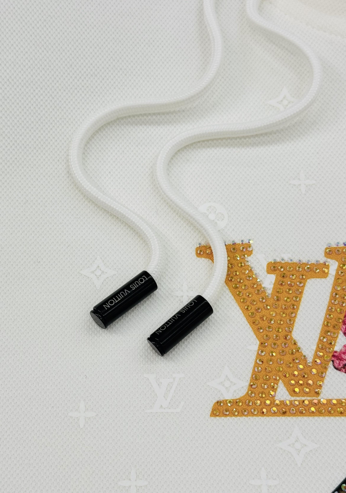 驴牌*新款连帽卫衣，采用天丝棉质面料，柔软舒适，日常穿着超友好!正面彩色印花+经典Logo，艺术感满满，