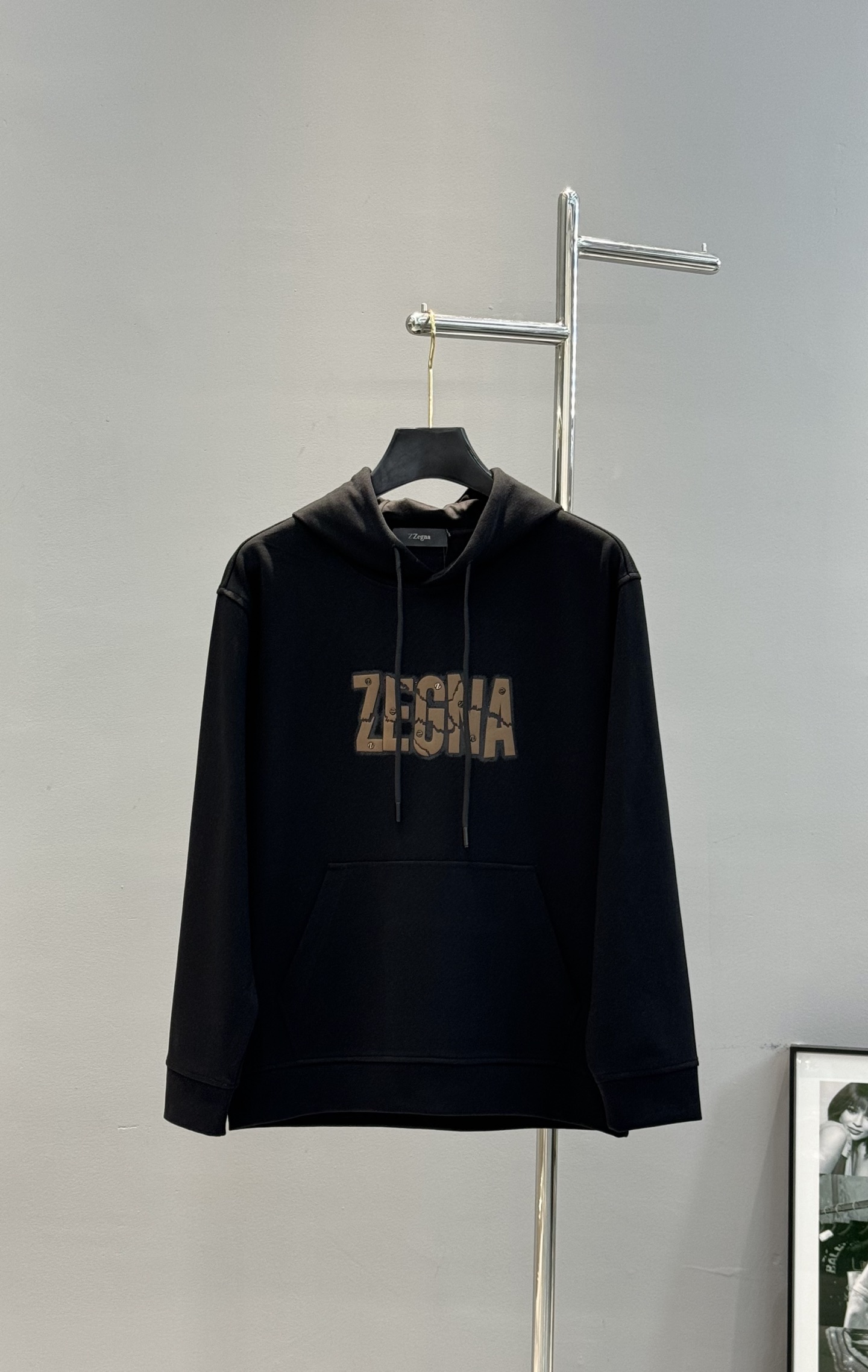 Z Zegna杰尼亚新款连帽卫衣.胸口品牌的解构风字母发泡🧼立体烫画工艺.甄选天丝面料柔软舒适.采用立体