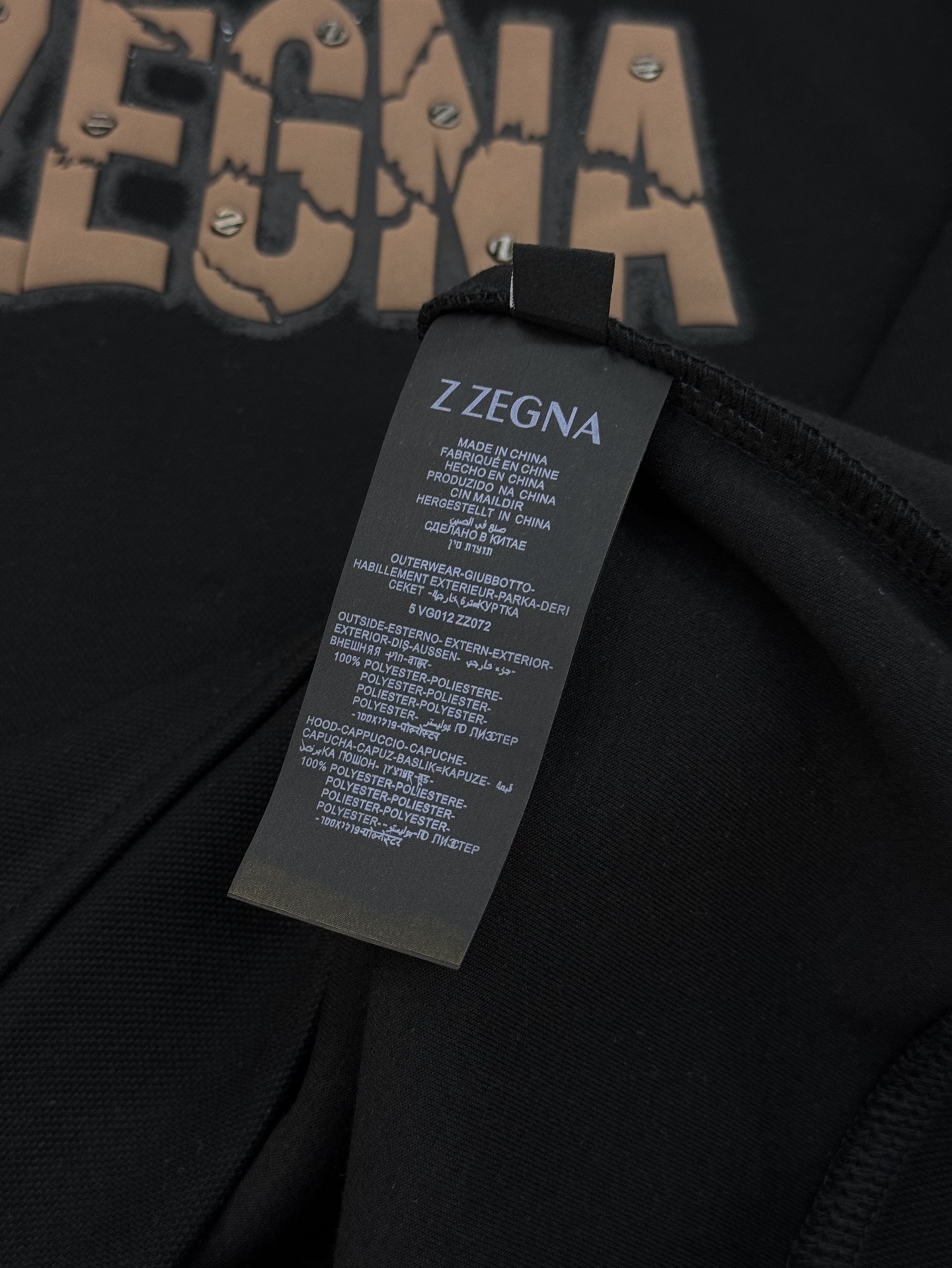 Z Zegna杰尼亚新款连帽卫衣.胸口品牌的解构风字母发泡🧼立体烫画工艺.甄选天丝面料柔软舒适.采用立体