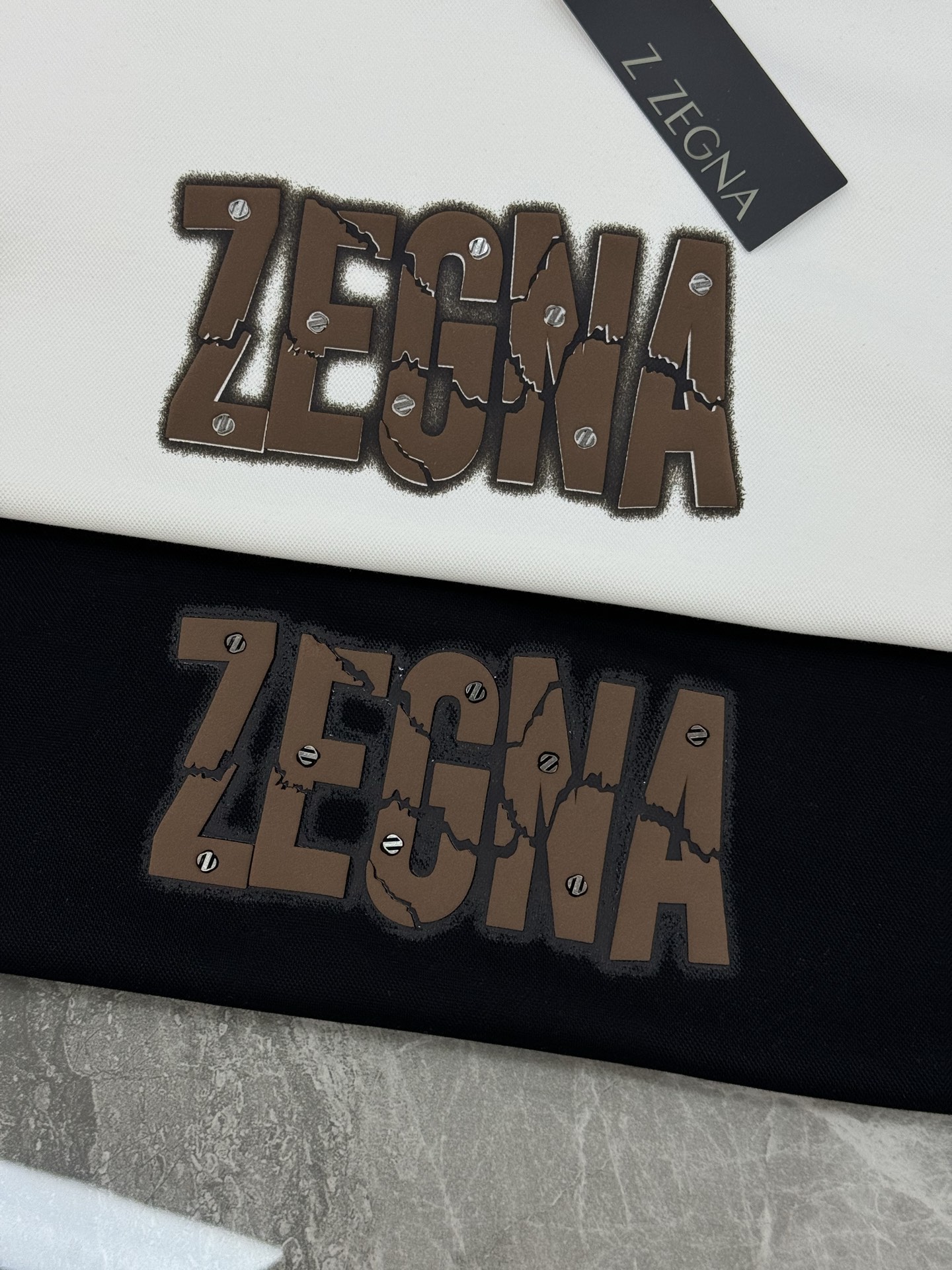 Z Zegna杰尼亚新款连帽卫衣.胸口品牌的解构风字母发泡🧼立体烫画工艺.甄选天丝面料柔软舒适.采用立体