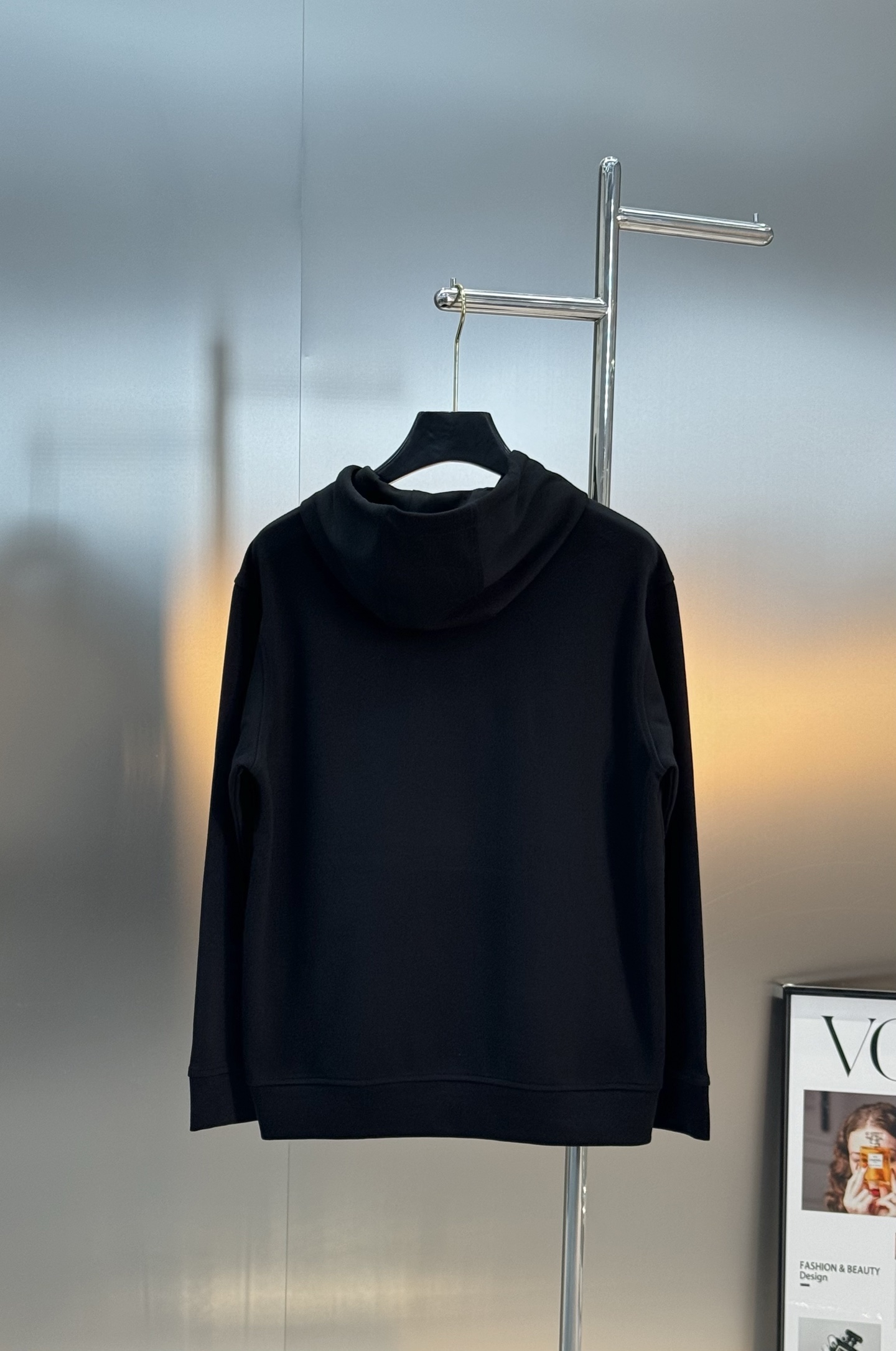 Givenchy纪梵希新款连帽卫衣，重磅天丝棉质面料，舒适又耐穿!胸前高温印花+品牌字母图形.辨识度超高