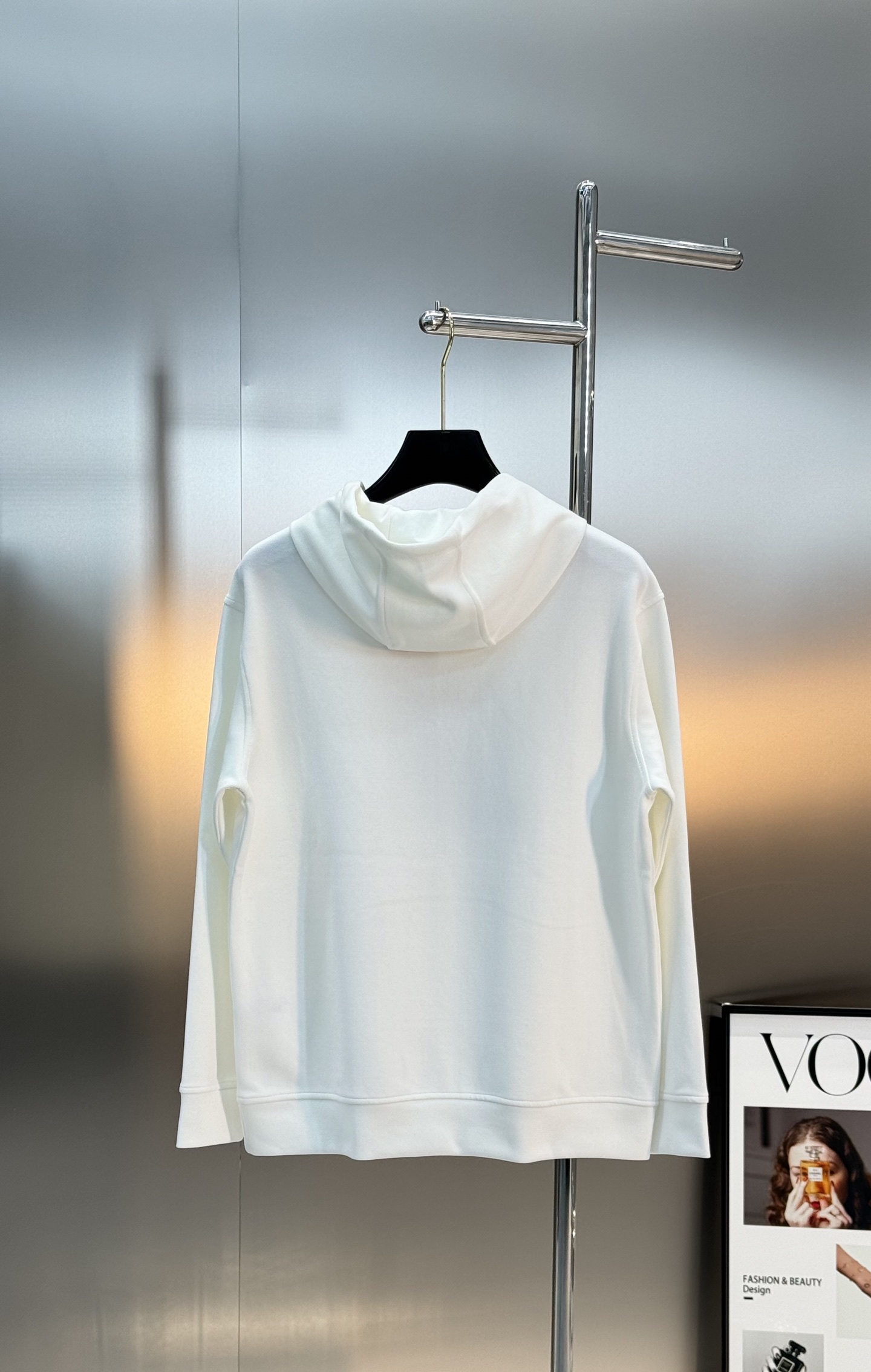 Givenchy纪梵希新款连帽卫衣，重磅天丝棉质面料，舒适又耐穿!胸前高温印花+品牌字母图形.辨识度超高