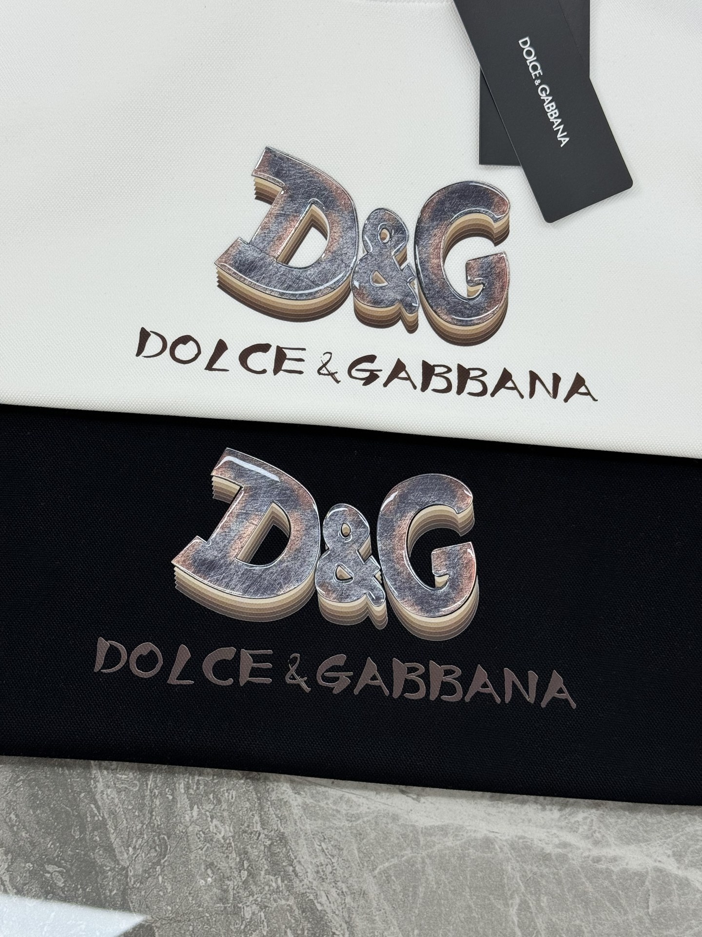 D&G*杜嘉-班纳新款天丝连帽卫衣.男女同款！新品推荐.高端品牌字母图形高温烫画.精致细腻，品牌字母图形