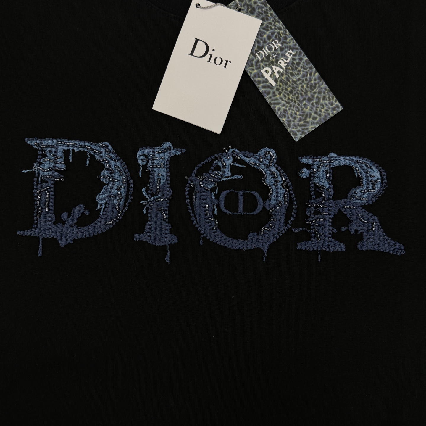 。🌾 Dior订珠绣花短袖T恤.26s新品.重磅3D绣花工艺！高克重纯棉质地.柔软又挺括.正面