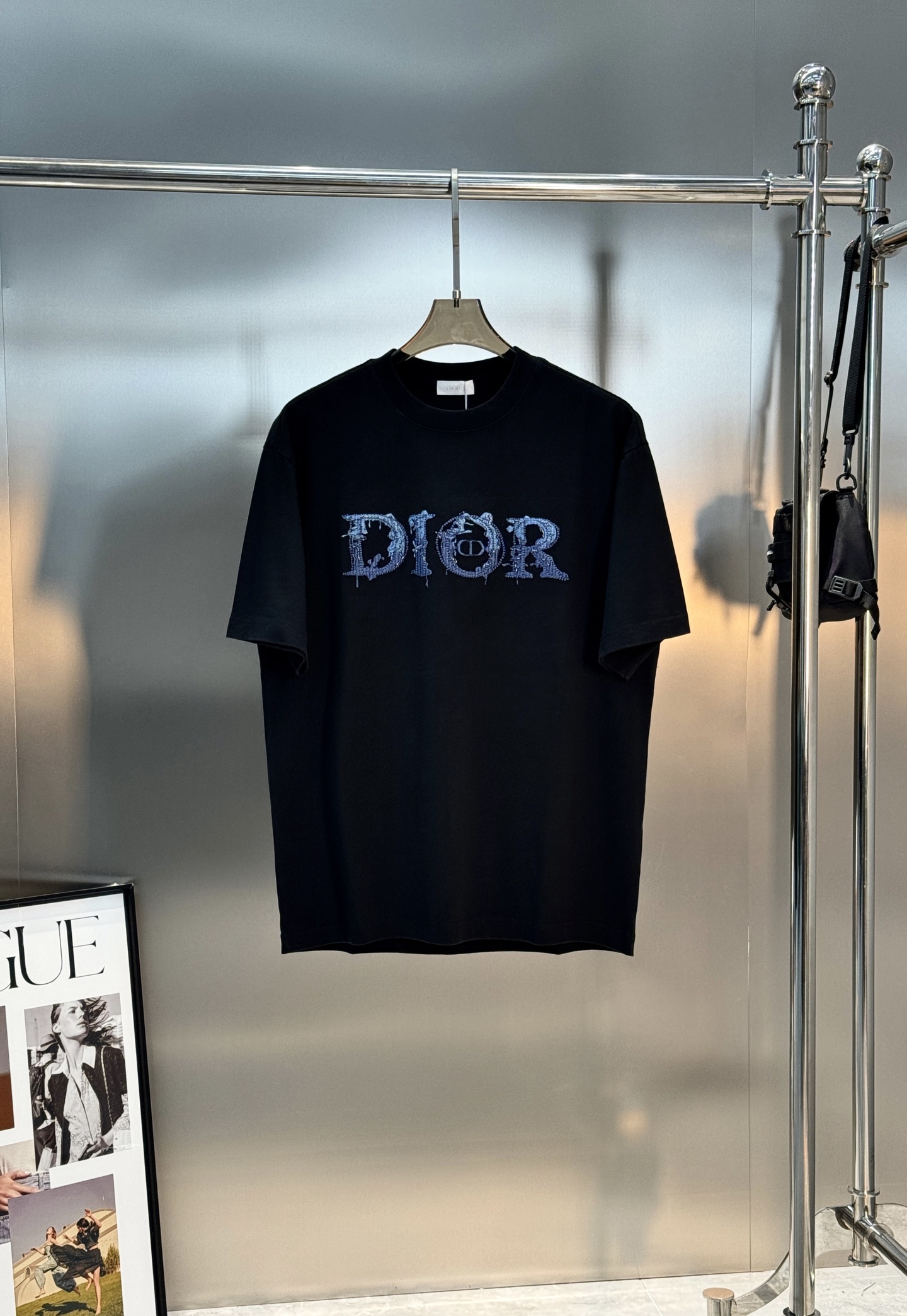 。🌾 Dior订珠绣花短袖T恤.26s新品.重磅3D绣花工艺！高克重纯棉质地.柔软又挺括.正面