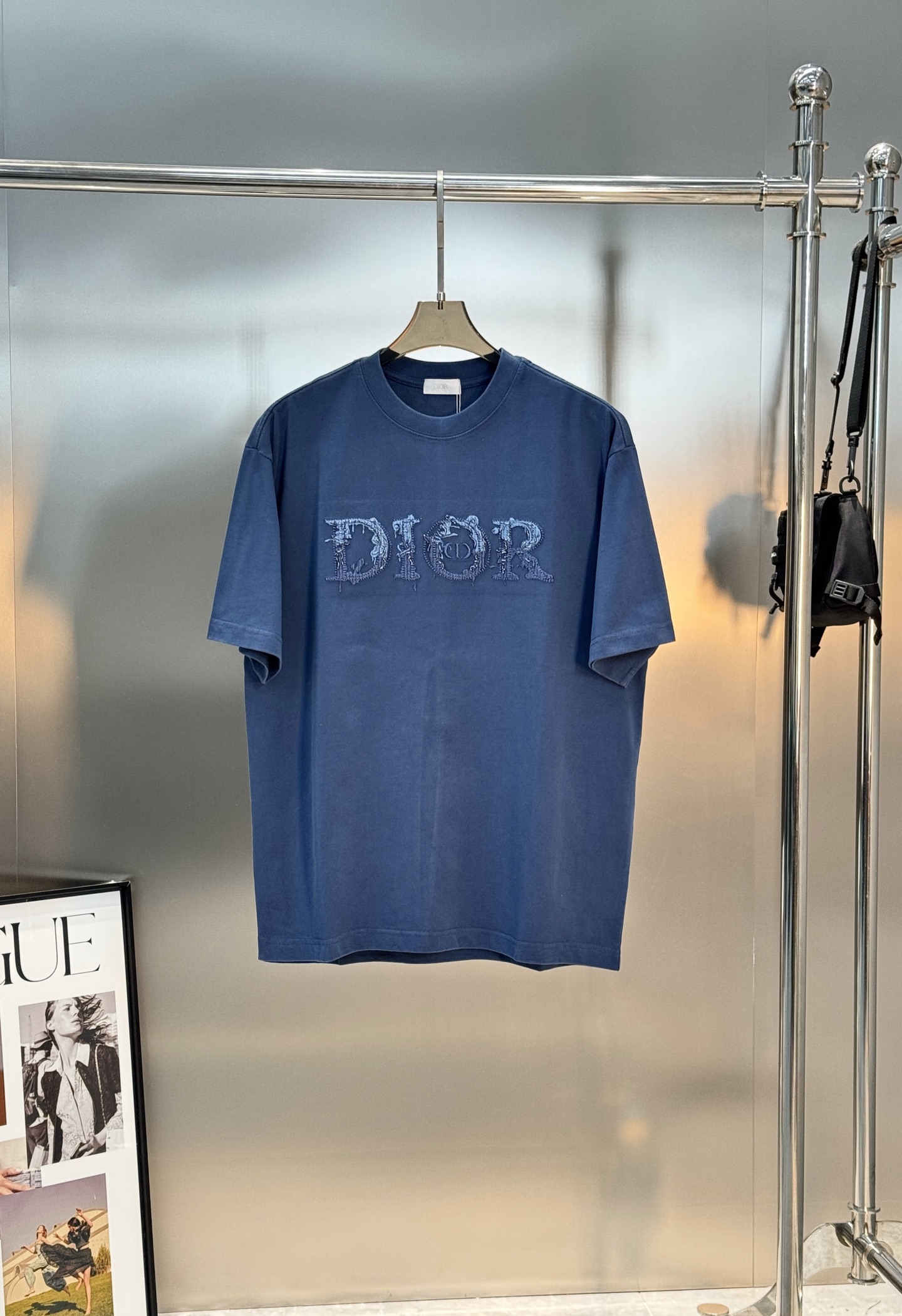 。🌾 Dior订珠绣花短袖T恤.26s新品.重磅3D绣花工艺！高克重纯棉质地.柔软又挺括.正面