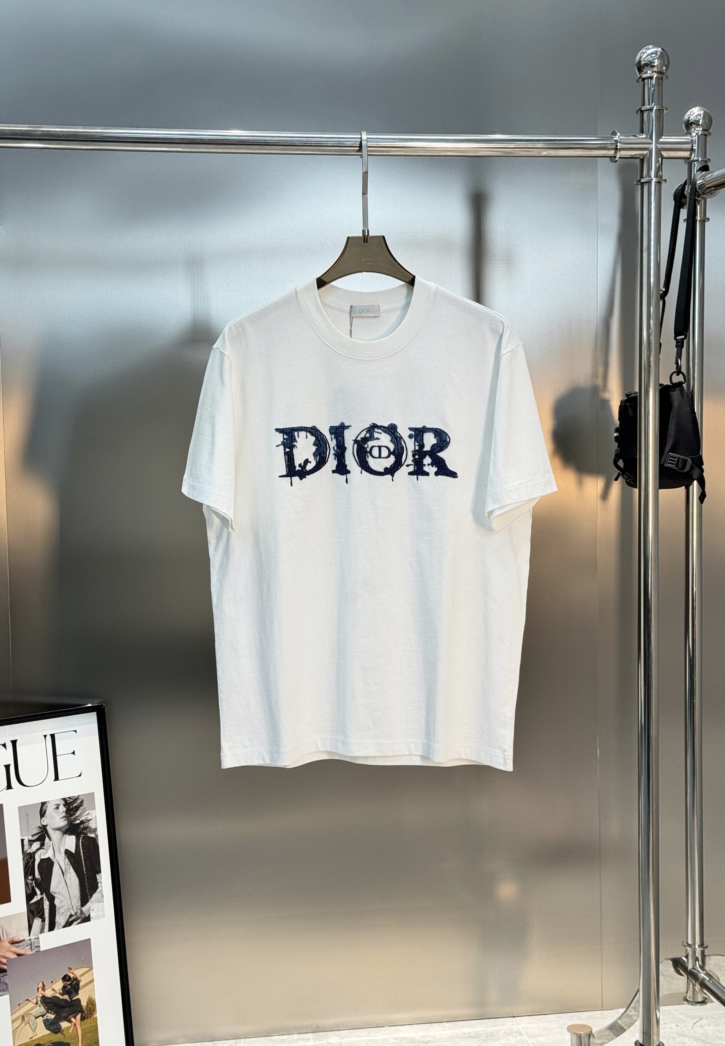 。🌾 Dior订珠绣花短袖T恤.26s新品.重磅3D绣花工艺！高克重纯棉质地.柔软又挺括.正面