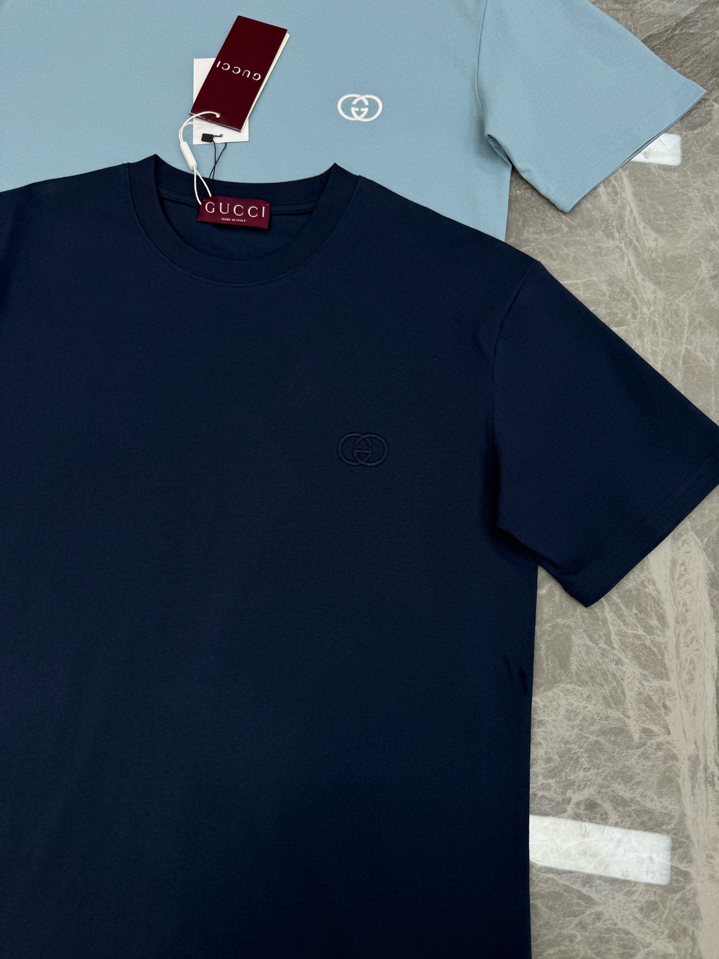 。🌾 GUCCI26s新品刺绣短袖T恤，男女同款❤️采用高品质纯棉，柔软亲肤又透气，夏天穿超舒服!圆领设