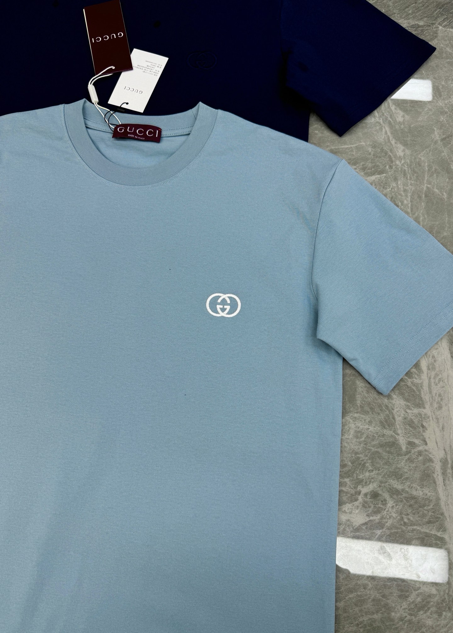 。🌾 GUCCI26s新品刺绣短袖T恤，男女同款❤️采用高品质纯棉，柔软亲肤又透气，夏天穿超舒服!圆领设