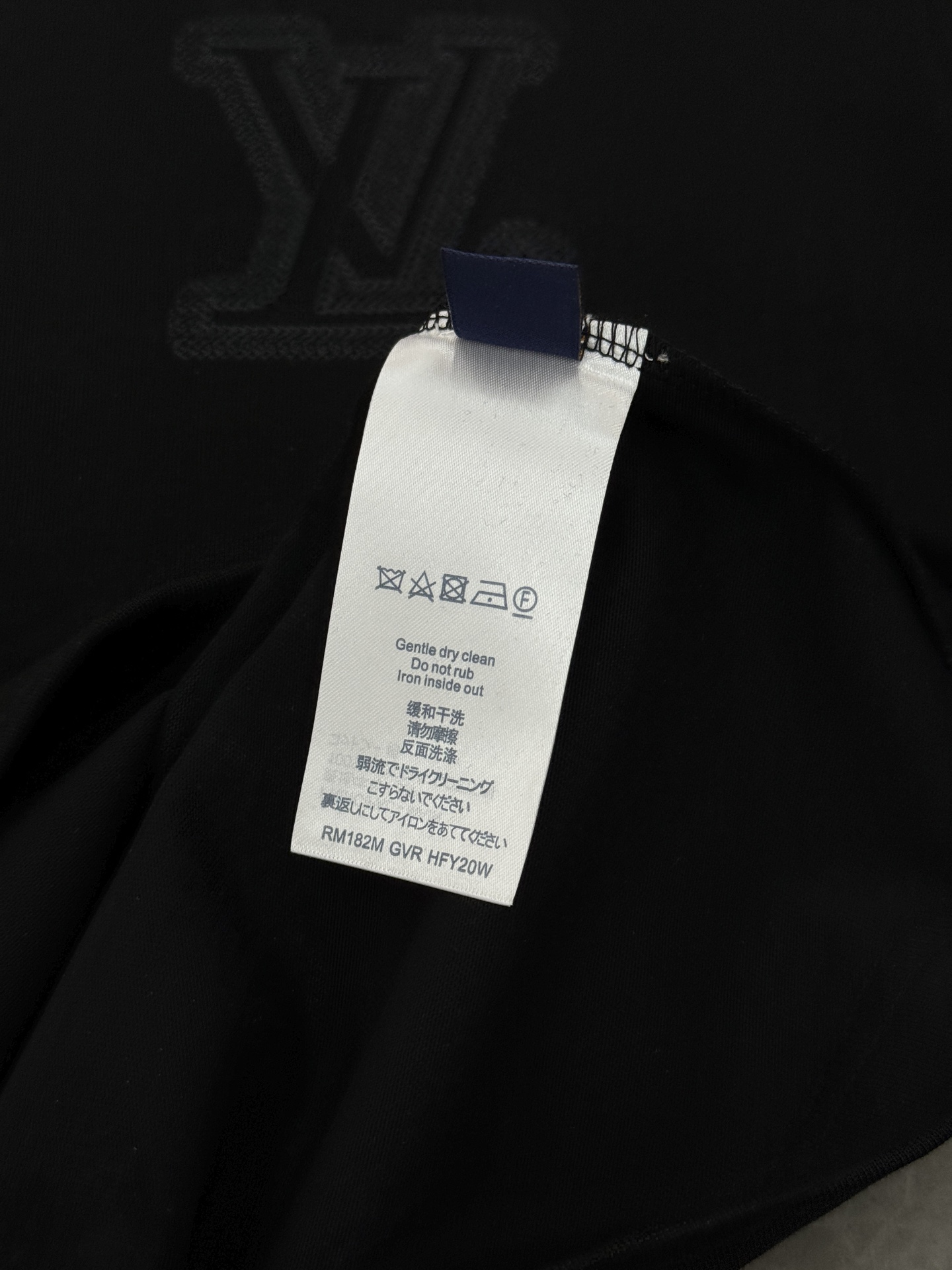 LouisVuitton26s新品.驴牌重工绣花T恤，男女同款❤️胸前及背部立体Logo超有辨识度，重工