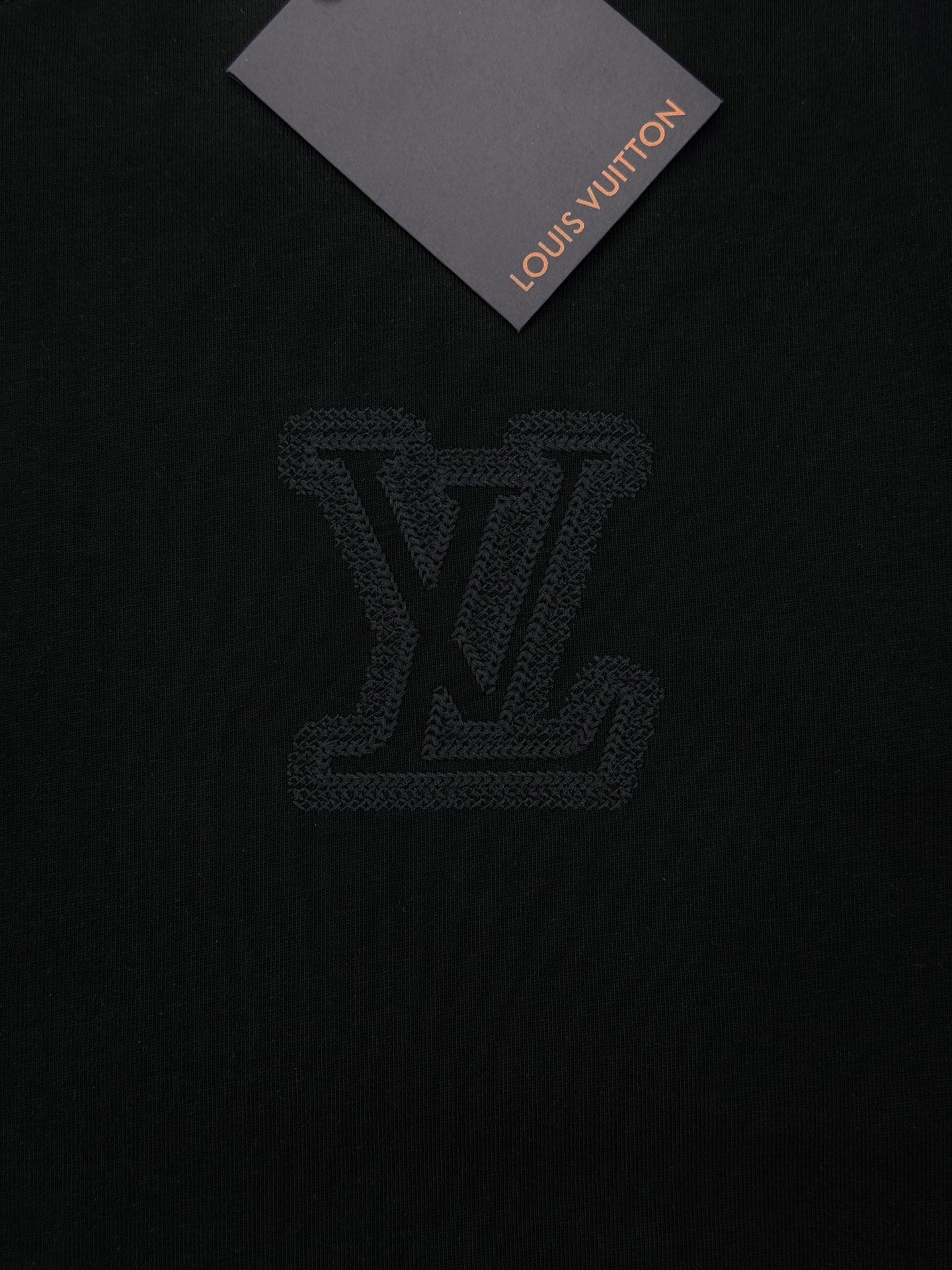 LouisVuitton26s新品.驴牌重工绣花T恤，男女同款❤️胸前及背部立体Logo超有辨识度，重工