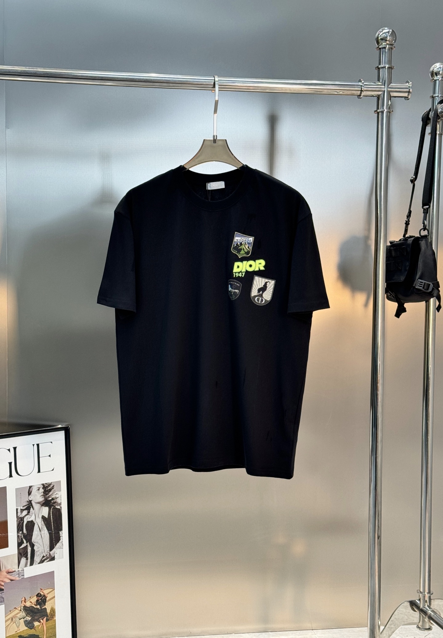 。🌾 Dior26s新品刺绣🪡T恤，小红书同步！男女同款❤️高克重纯棉材质，穿着舒适透气，日常出街超适合