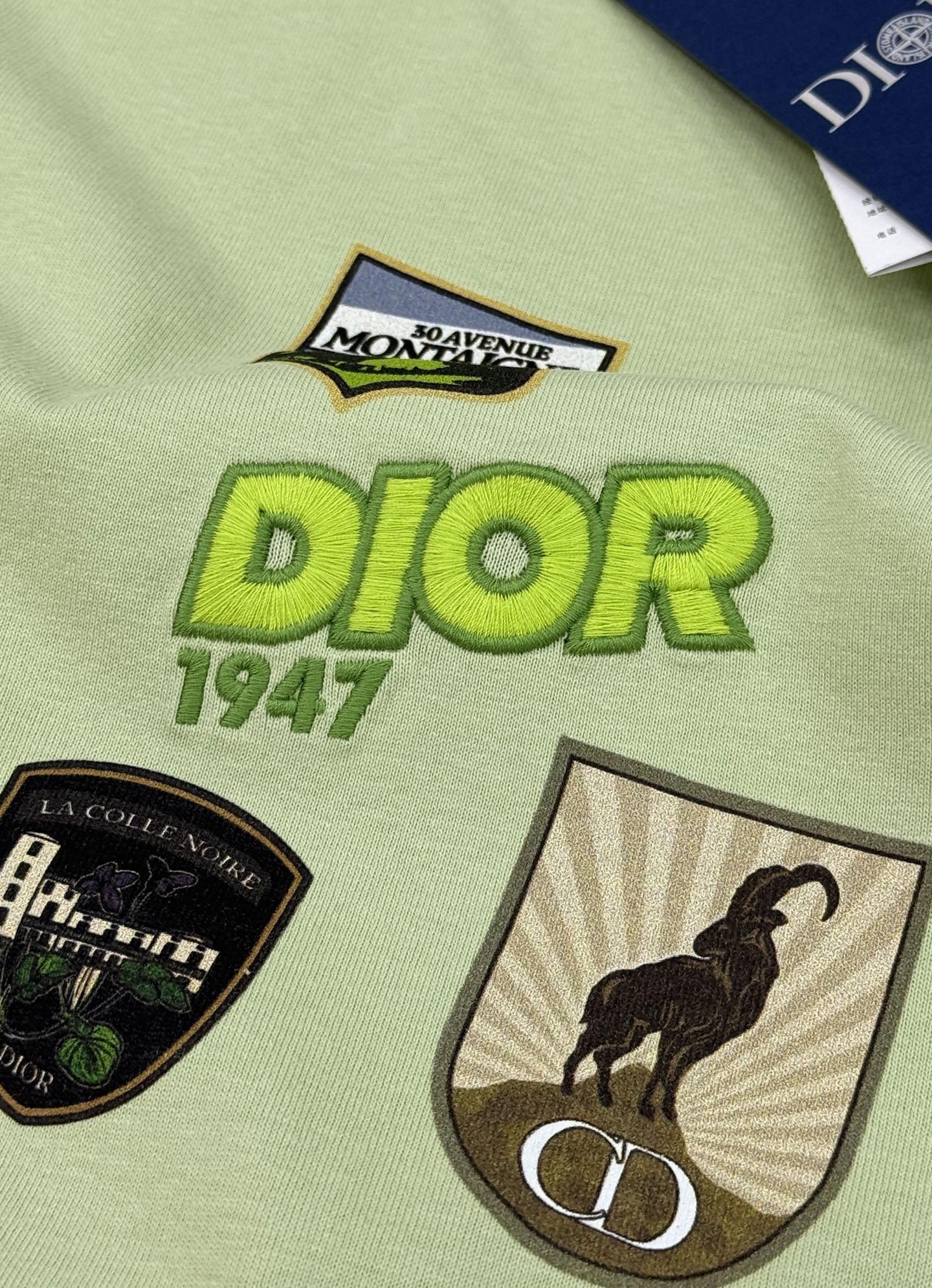 。🌾 Dior26s新品刺绣🪡T恤，小红书同步！男女同款❤️高克重纯棉材质，穿着舒适透气，日常出街超适合