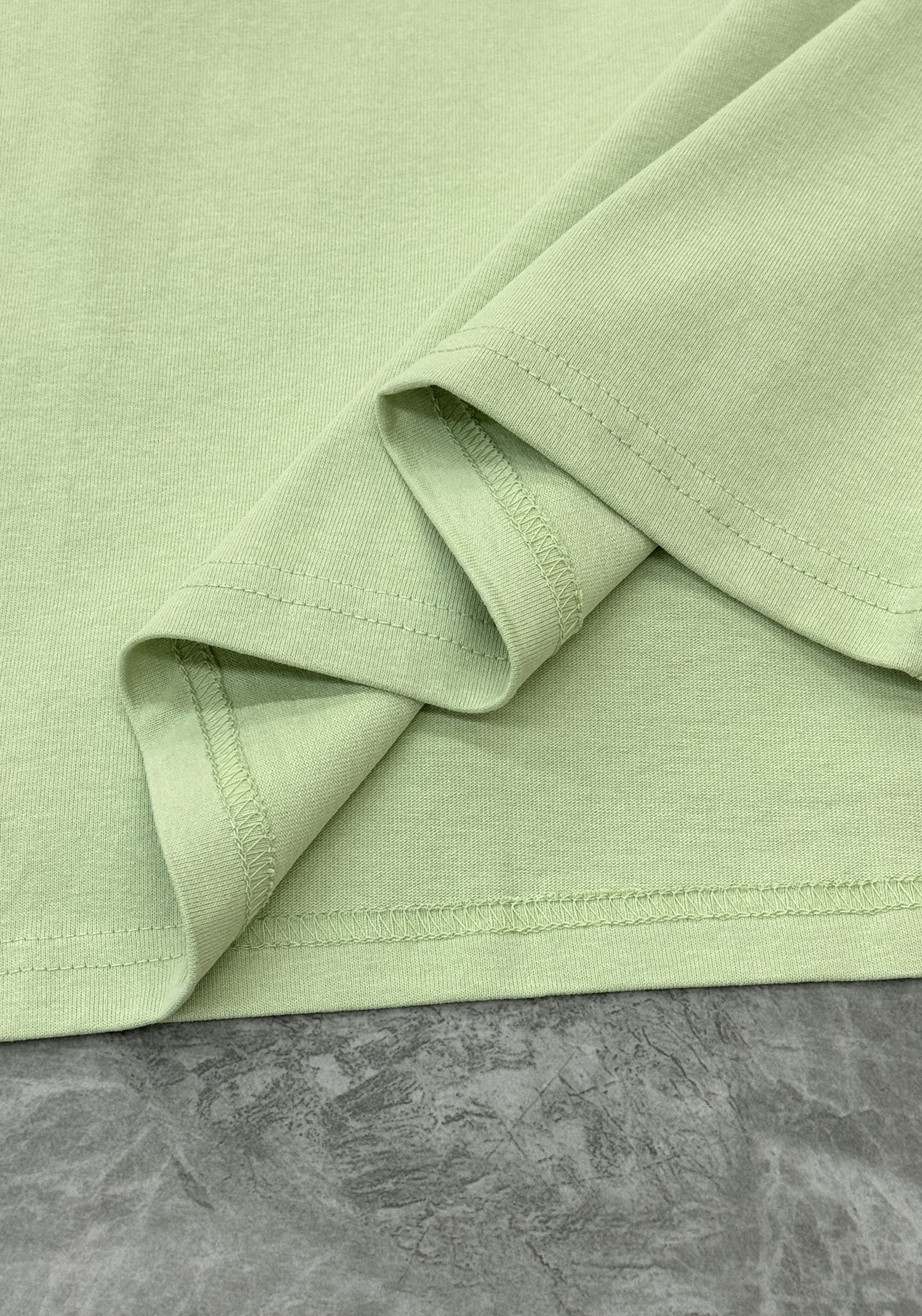 。🌾 Dior26s新品刺绣🪡T恤，小红书同步！男女同款❤️高克重纯棉材质，穿着舒适透气，日常出街超适合