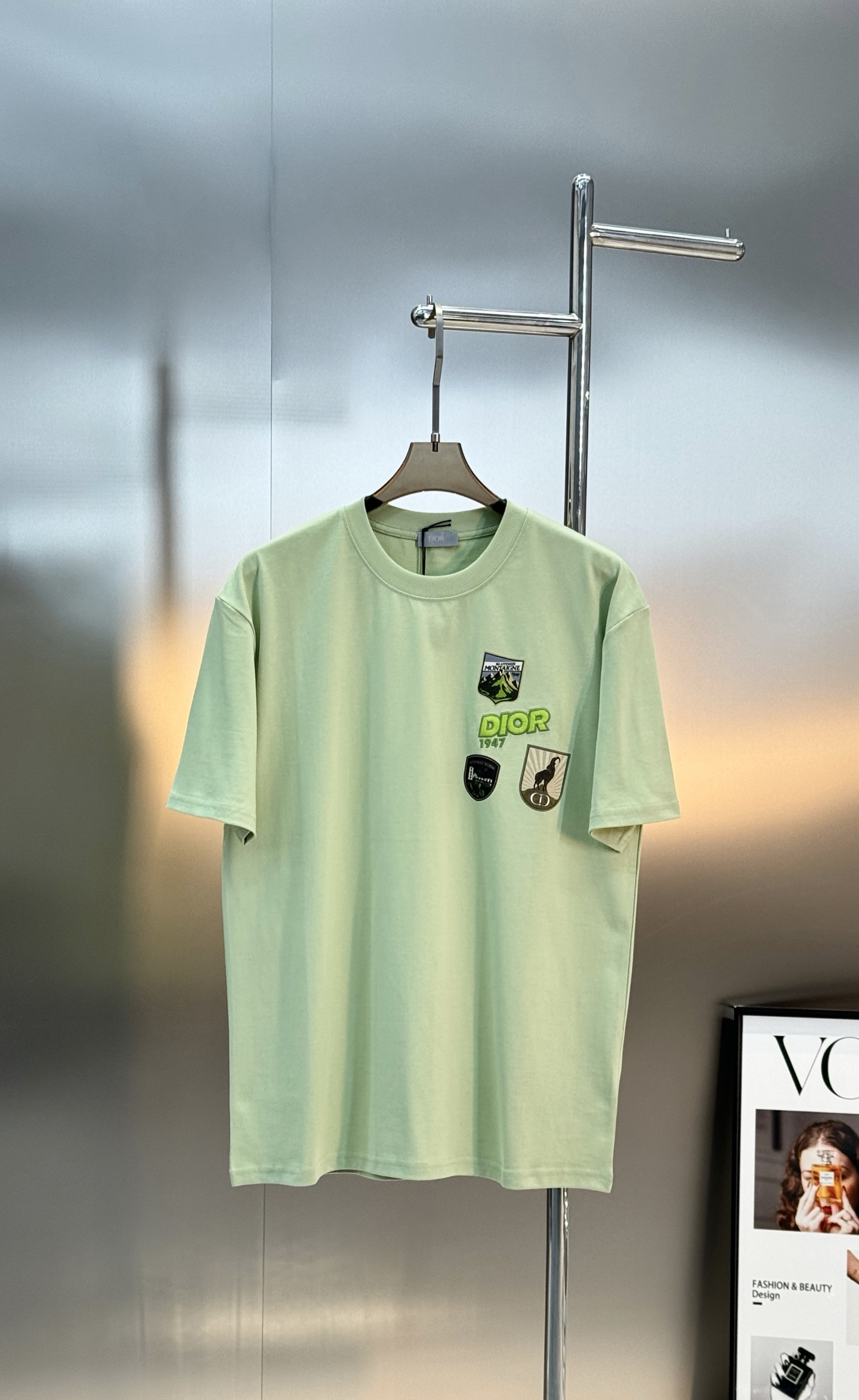 。🌾 Dior26s新品刺绣🪡T恤，小红书同步！男女同款❤️高克重纯棉材质，穿着舒适透气，日常出街超适合