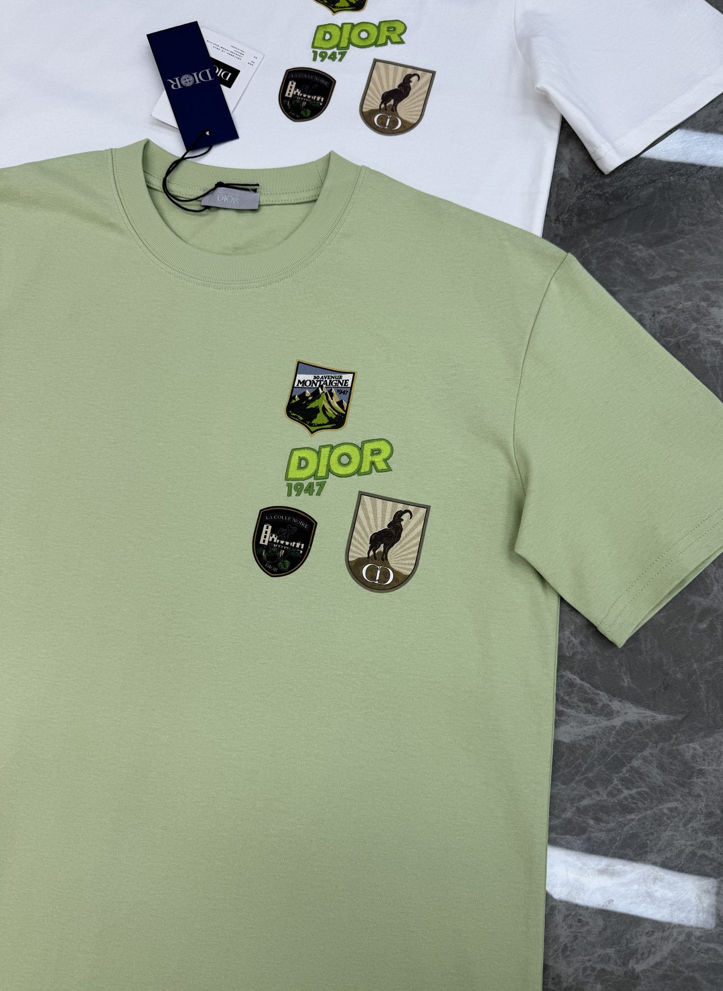 。🌾 Dior26s新品刺绣🪡T恤，小红书同步！男女同款❤️高克重纯棉材质，穿着舒适透气，日常出街超适合
