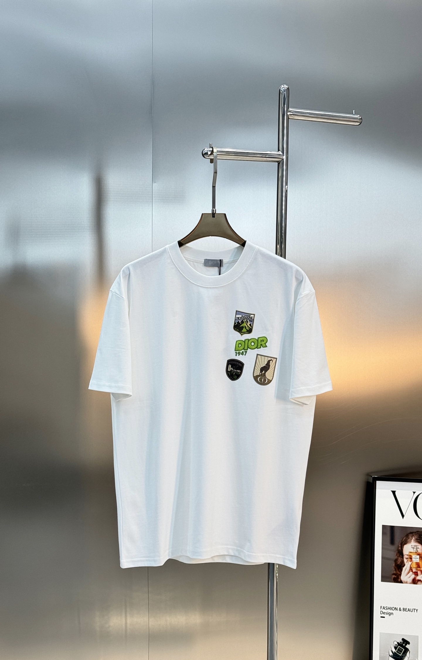 。🌾 Dior26s新品刺绣🪡T恤，小红书同步！男女同款❤️高克重纯棉材质，穿着舒适透气，日常出街超适合