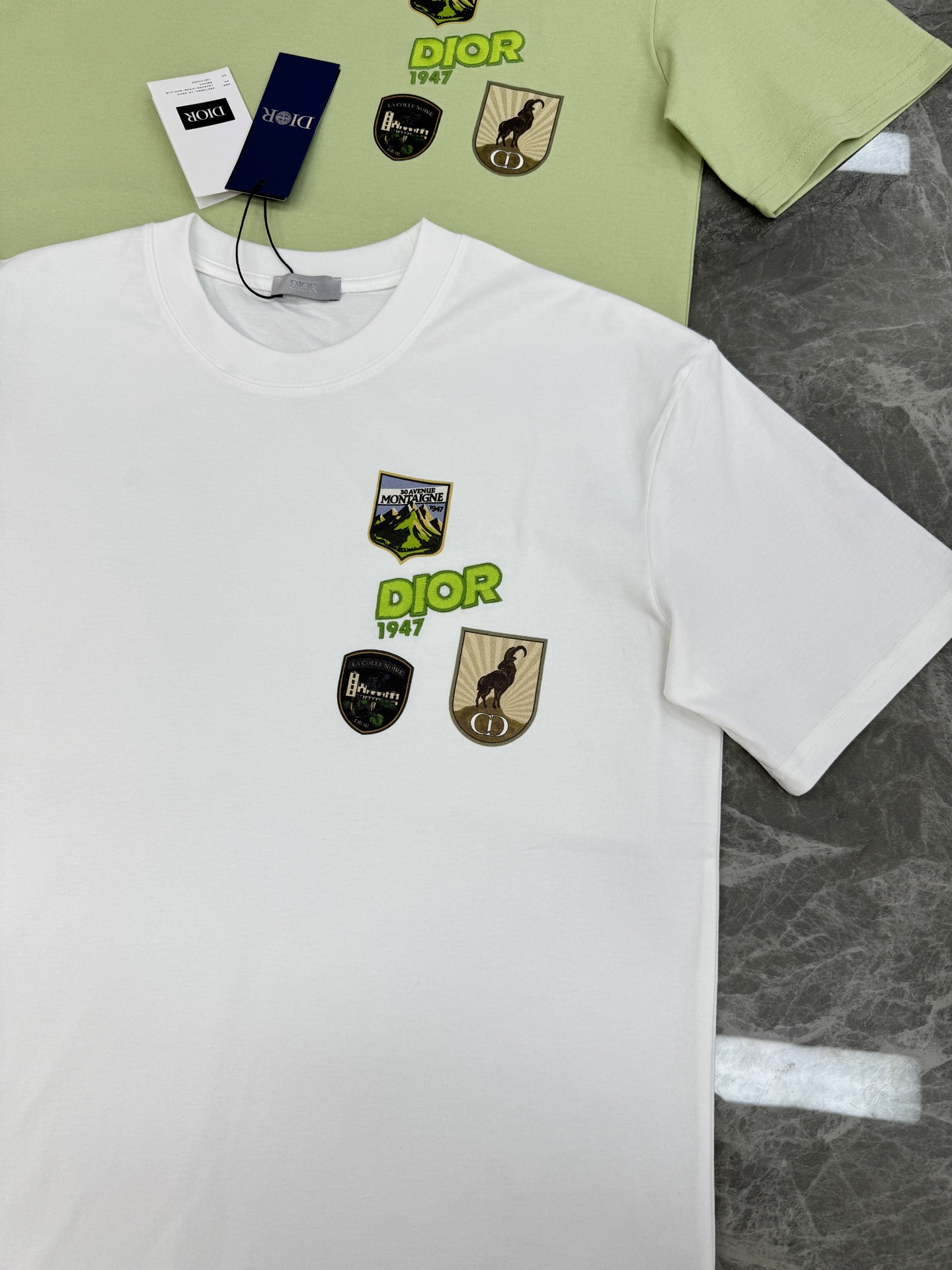 。🌾 Dior26s新品刺绣🪡T恤，小红书同步！男女同款❤️高克重纯棉材质，穿着舒适透气，日常出街超适合