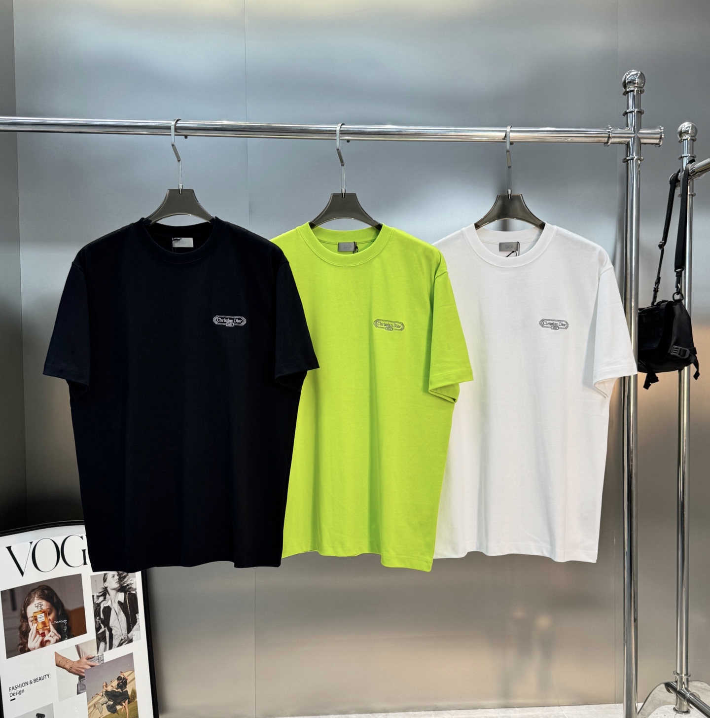 。🌾 Dior Oblique刺绣T恤.26s新品.男女同款推荐❤️DiorOblique刺绣T恤，采用