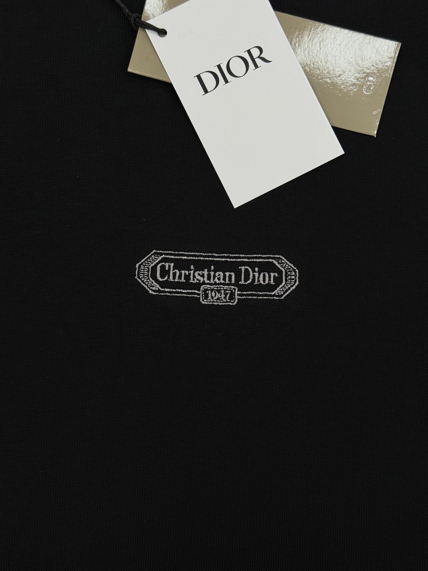 。🌾 Dior Oblique刺绣T恤.26s新品.男女同款推荐❤️DiorOblique刺绣T恤，采用