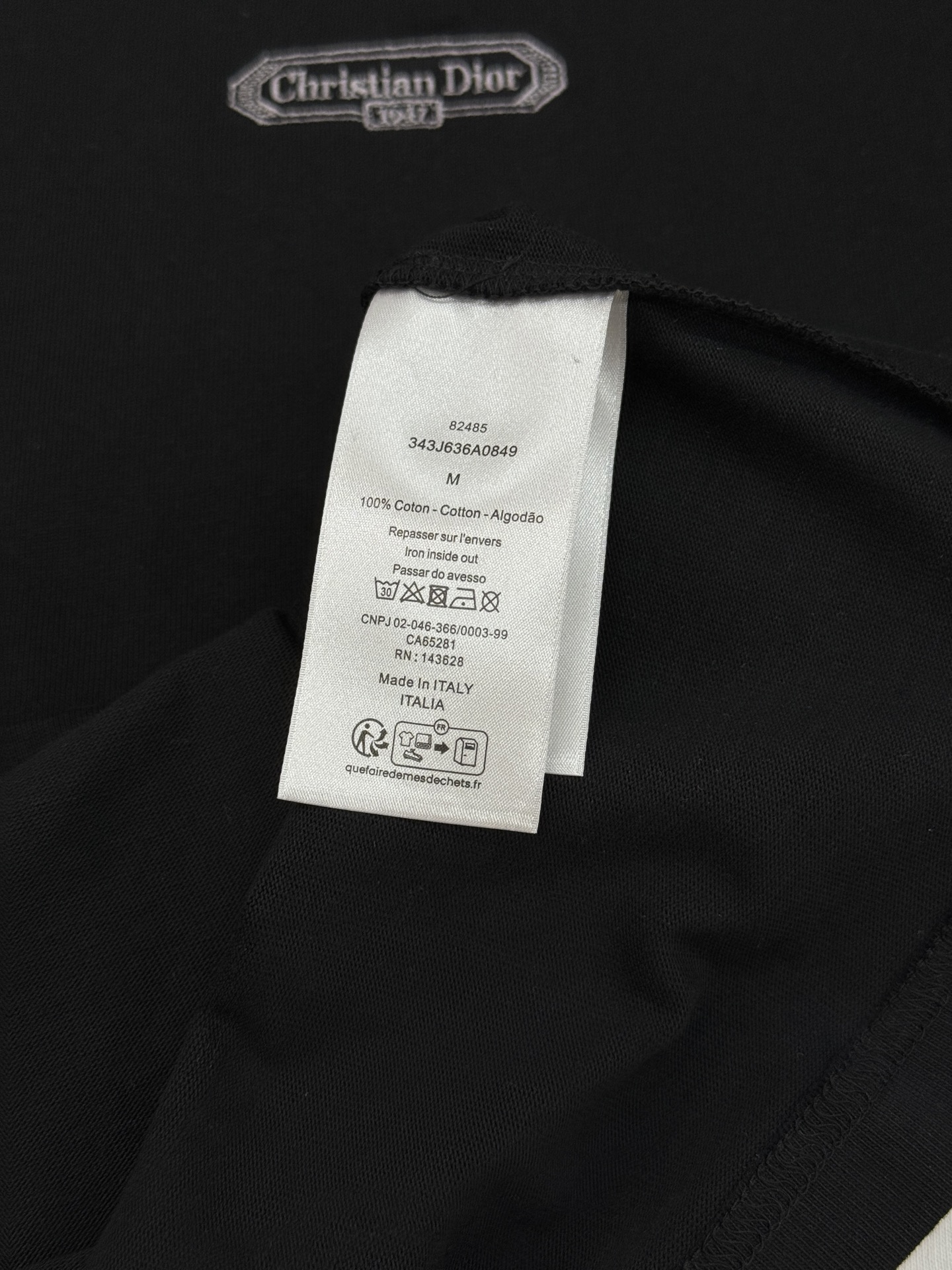 。🌾 Dior Oblique刺绣T恤.26s新品.男女同款推荐❤️DiorOblique刺绣T恤，采用