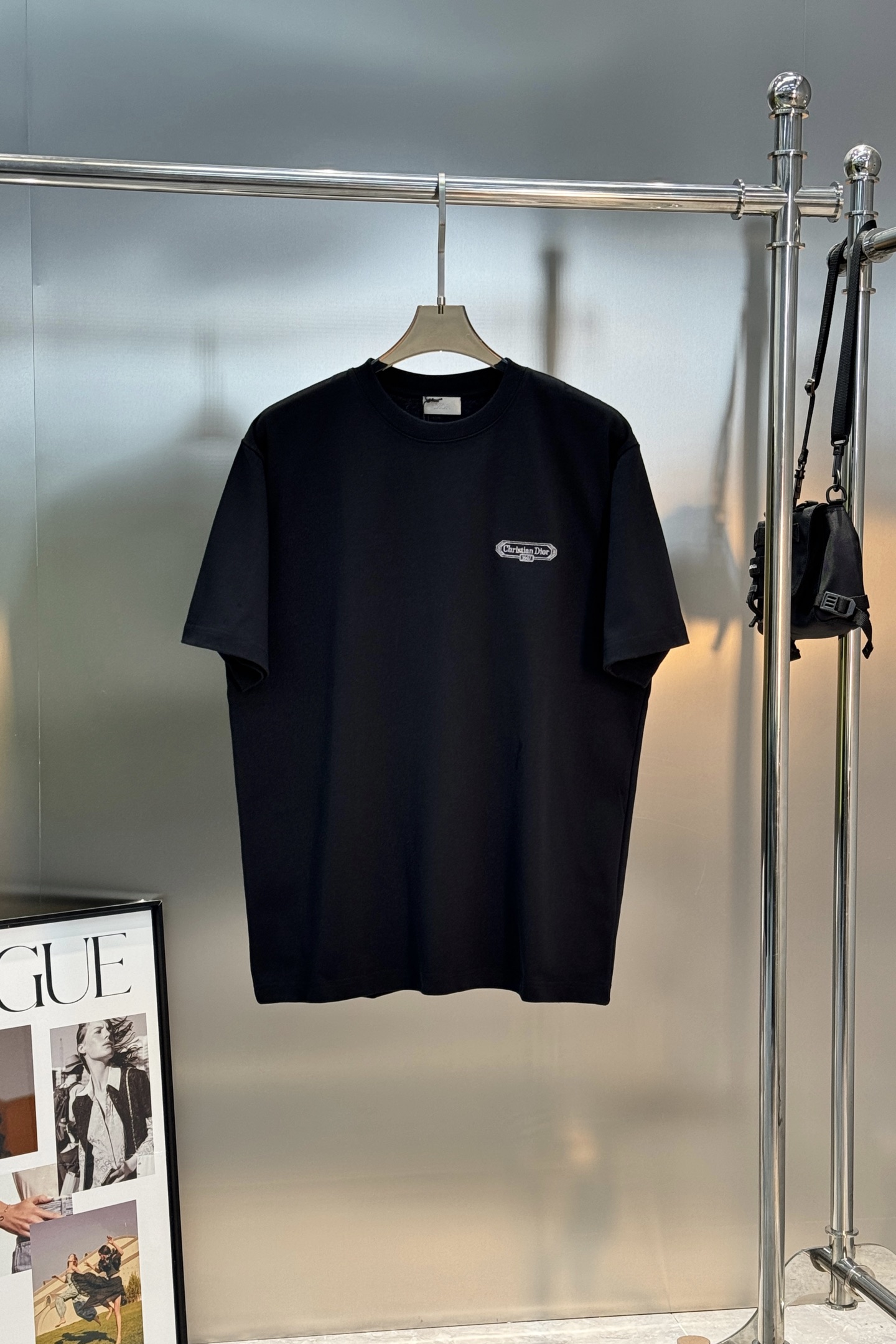 。🌾 Dior Oblique刺绣T恤.26s新品.男女同款推荐❤️DiorOblique刺绣T恤，采用