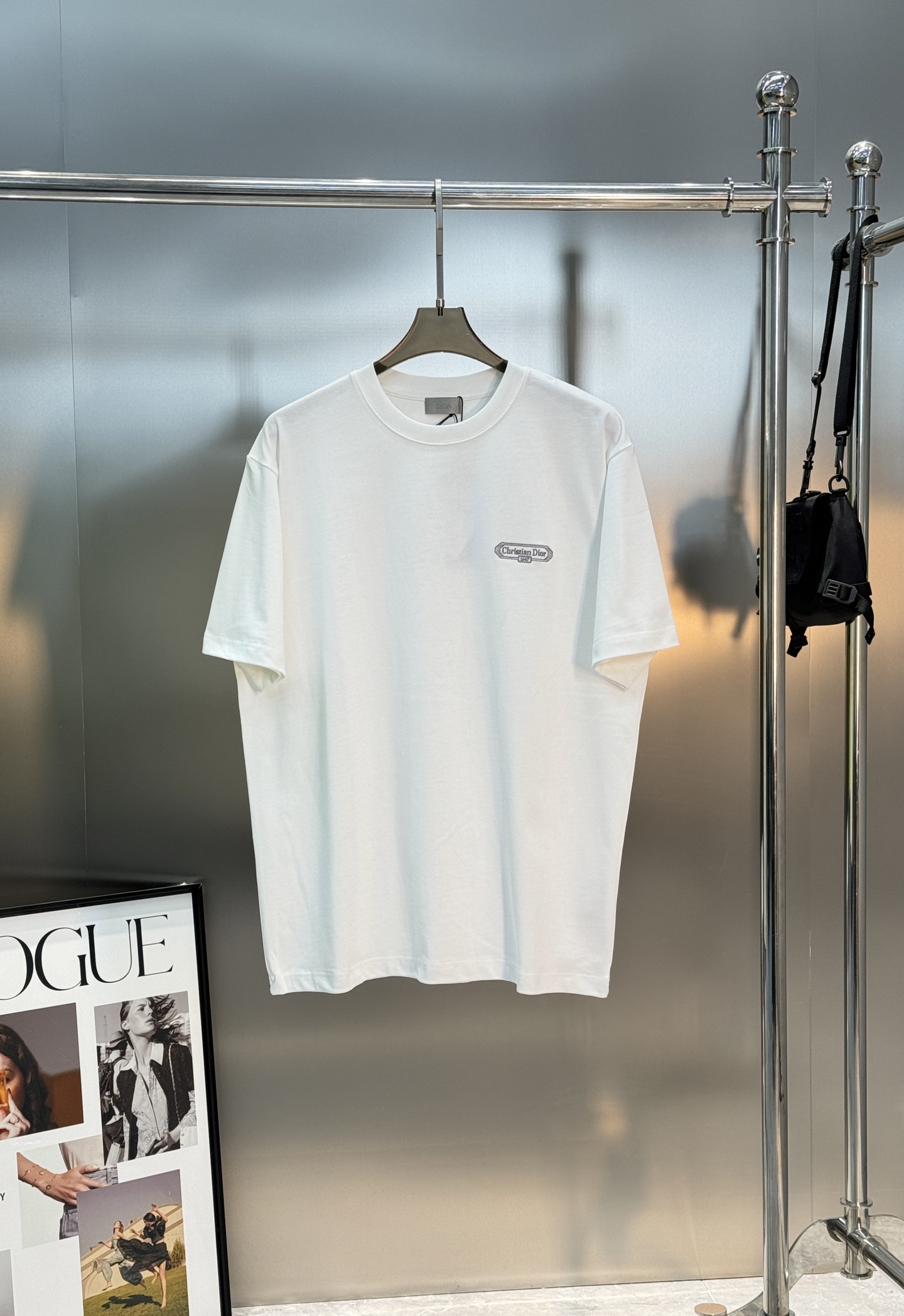 。🌾 Dior Oblique刺绣T恤.26s新品.男女同款推荐❤️DiorOblique刺绣T恤，采用