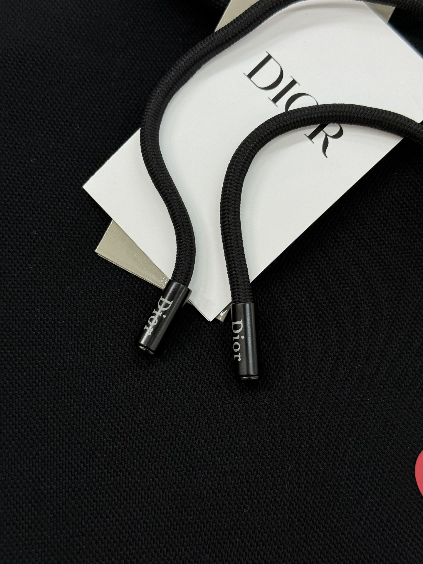 Dior迪奥新款连帽卫衣，超舒适的天丝面料.柔软棉质面料，穿着舒适又保暖。正面红色“DIOR”+“Chr