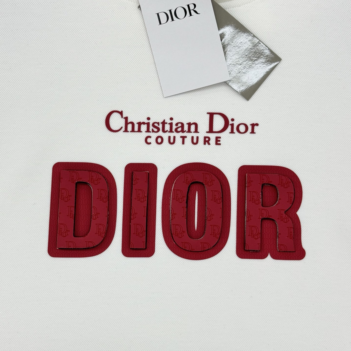 Dior迪奥新款连帽卫衣，超舒适的天丝面料.柔软棉质面料，穿着舒适又保暖。正面红色“DIOR”+“Chr