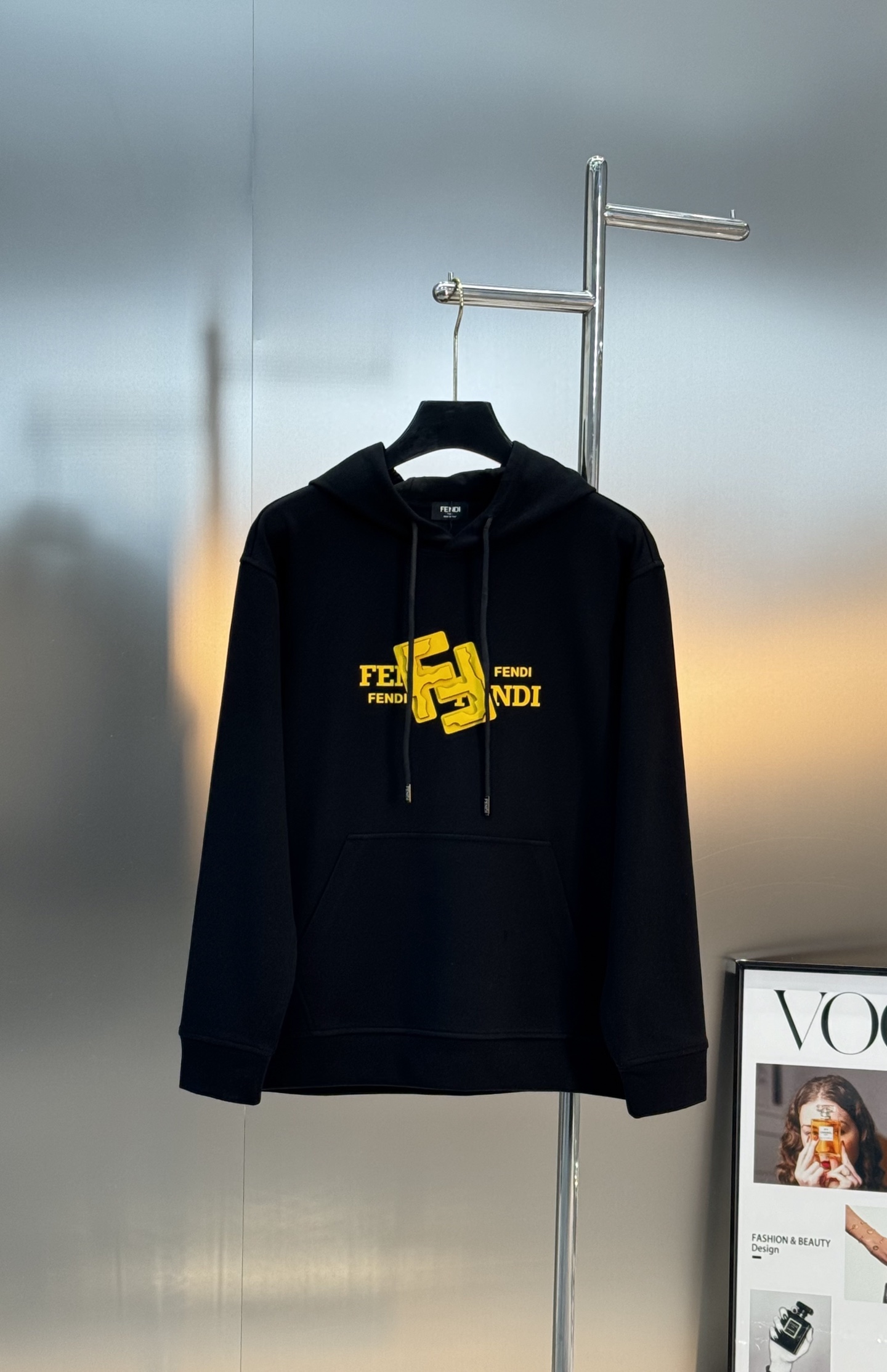 Fendi芬迪新款连帽卫衣，经典FF造型.立体叠加工艺高温烫画工艺.甄选天丝面料柔软棉质面料，舒适又保暖