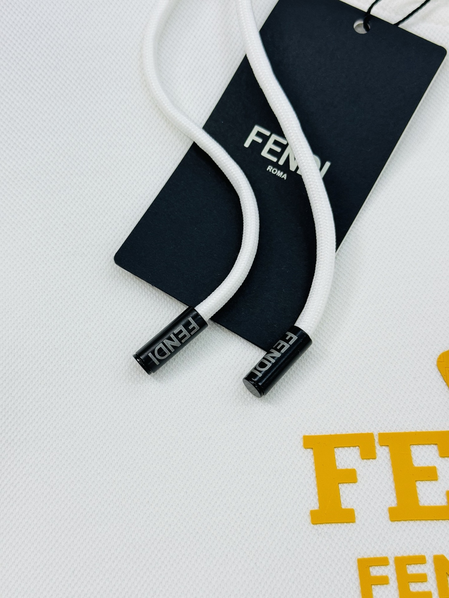 Fendi芬迪新款连帽卫衣，经典FF造型.立体叠加工艺高温烫画工艺.甄选天丝面料柔软棉质面料，舒适又保暖