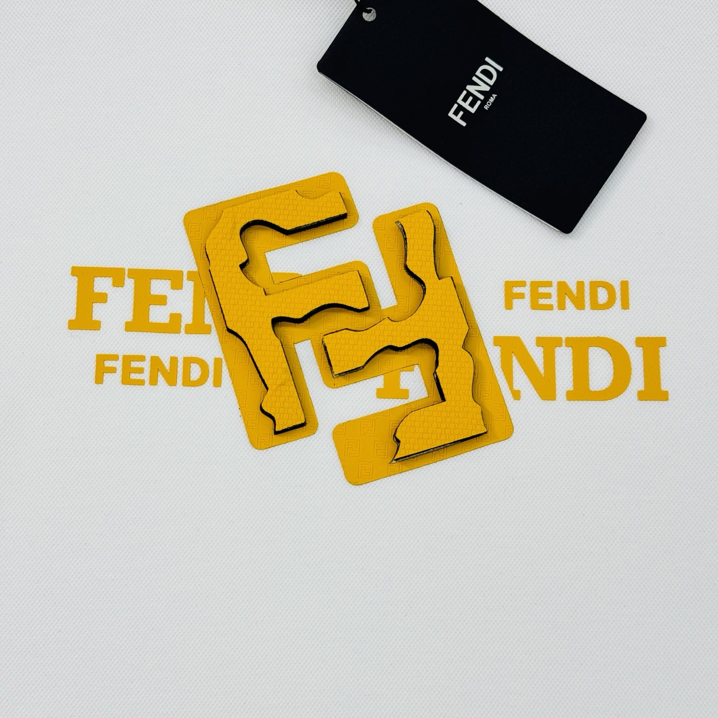 Fendi芬迪新款连帽卫衣，经典FF造型.立体叠加工艺高温烫画工艺.甄选天丝面料柔软棉质面料，舒适又保暖