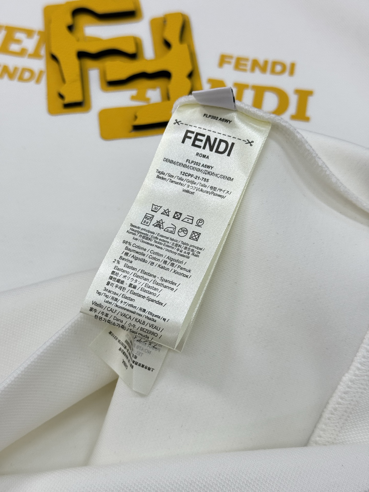 Fendi芬迪新款连帽卫衣，经典FF造型.立体叠加工艺高温烫画工艺.甄选天丝面料柔软棉质面料，舒适又保暖