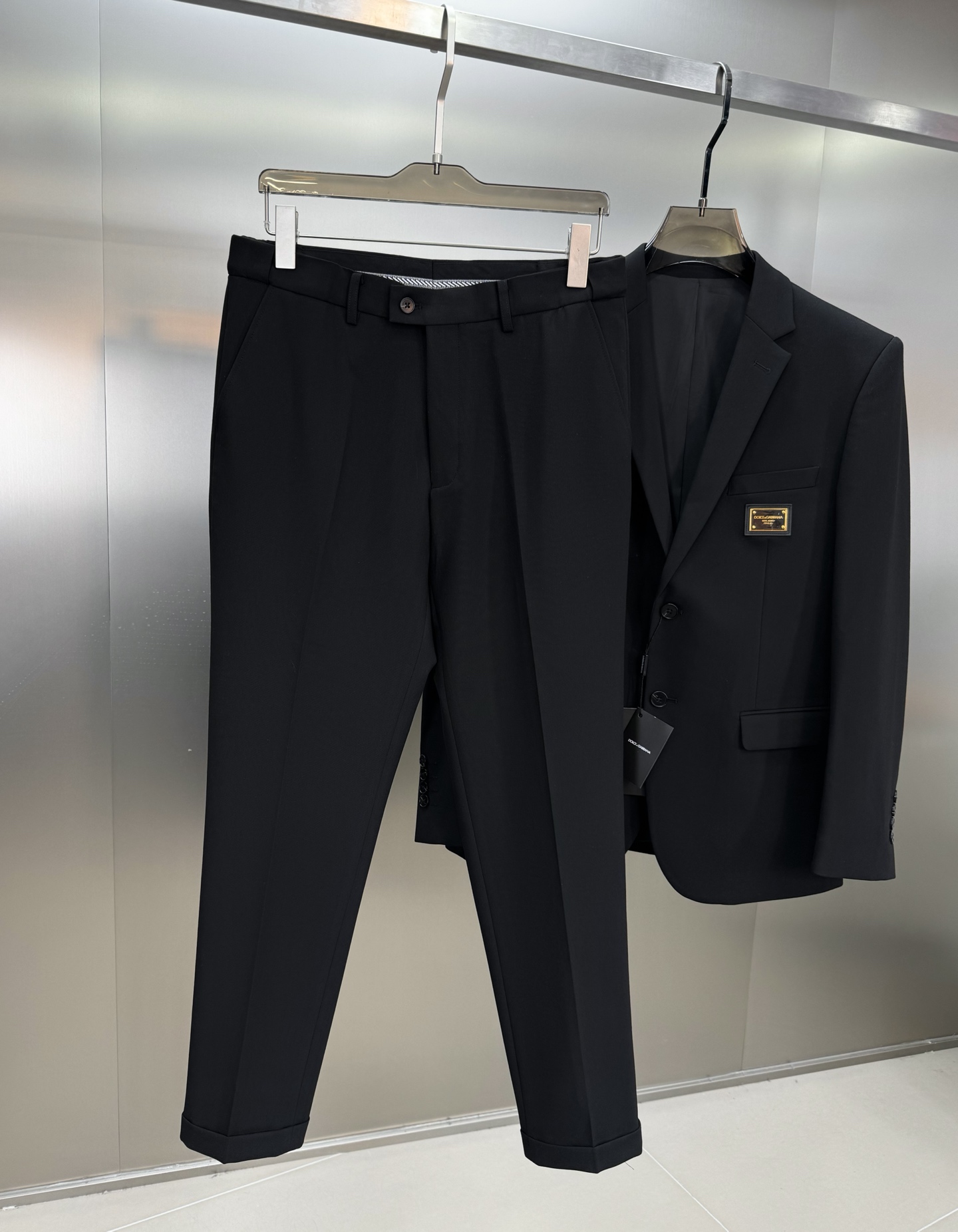 D&G杜嘉-班纳25s新款男士商务套西！超高端顶尖一线成衣手工系列，西装领域里的佼佼者，世界公认的顶级面