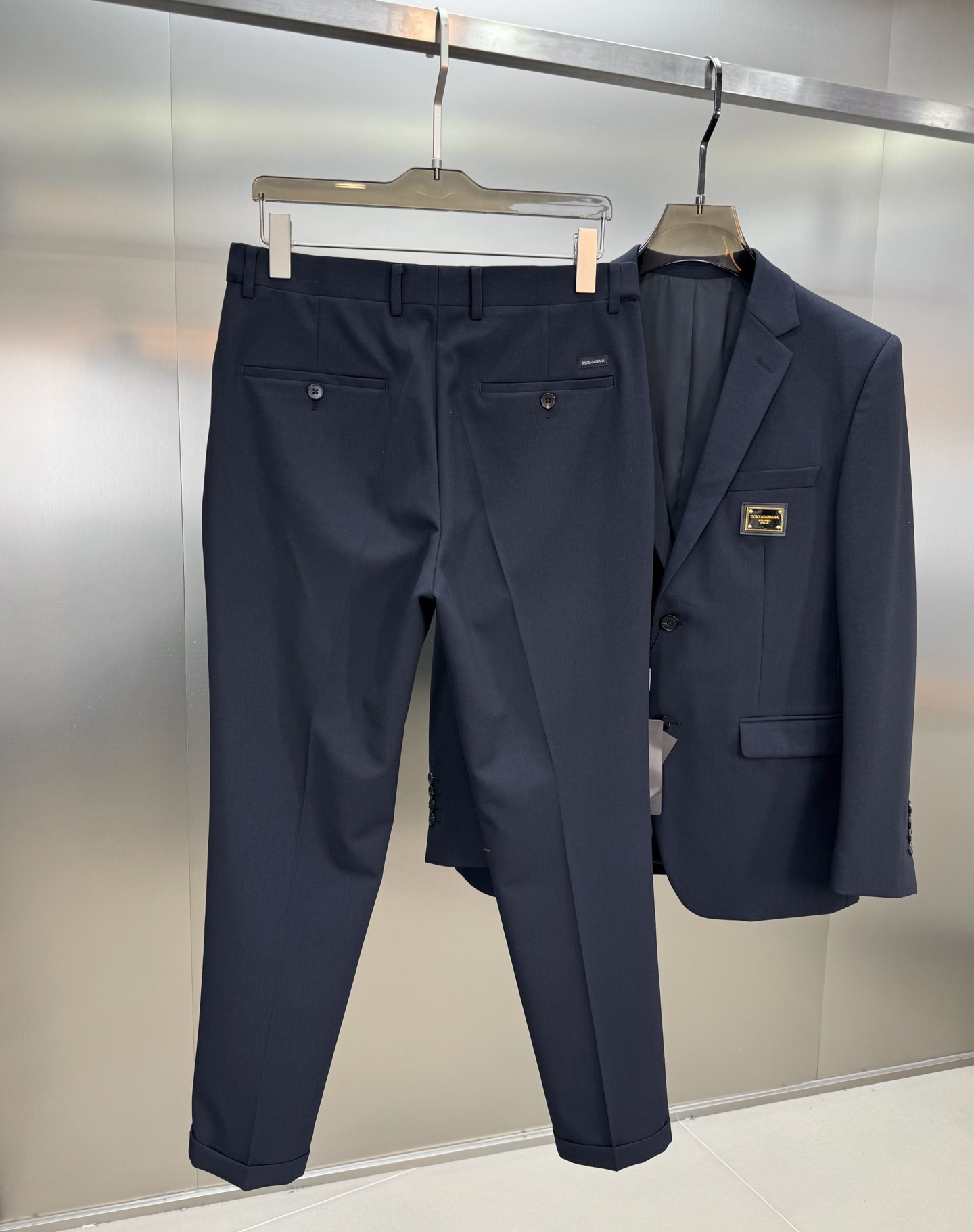 D&G杜嘉-班纳25s新款男士商务套西！超高端顶尖一线成衣手工系列，西装领域里的佼佼者，世界公认的顶级面