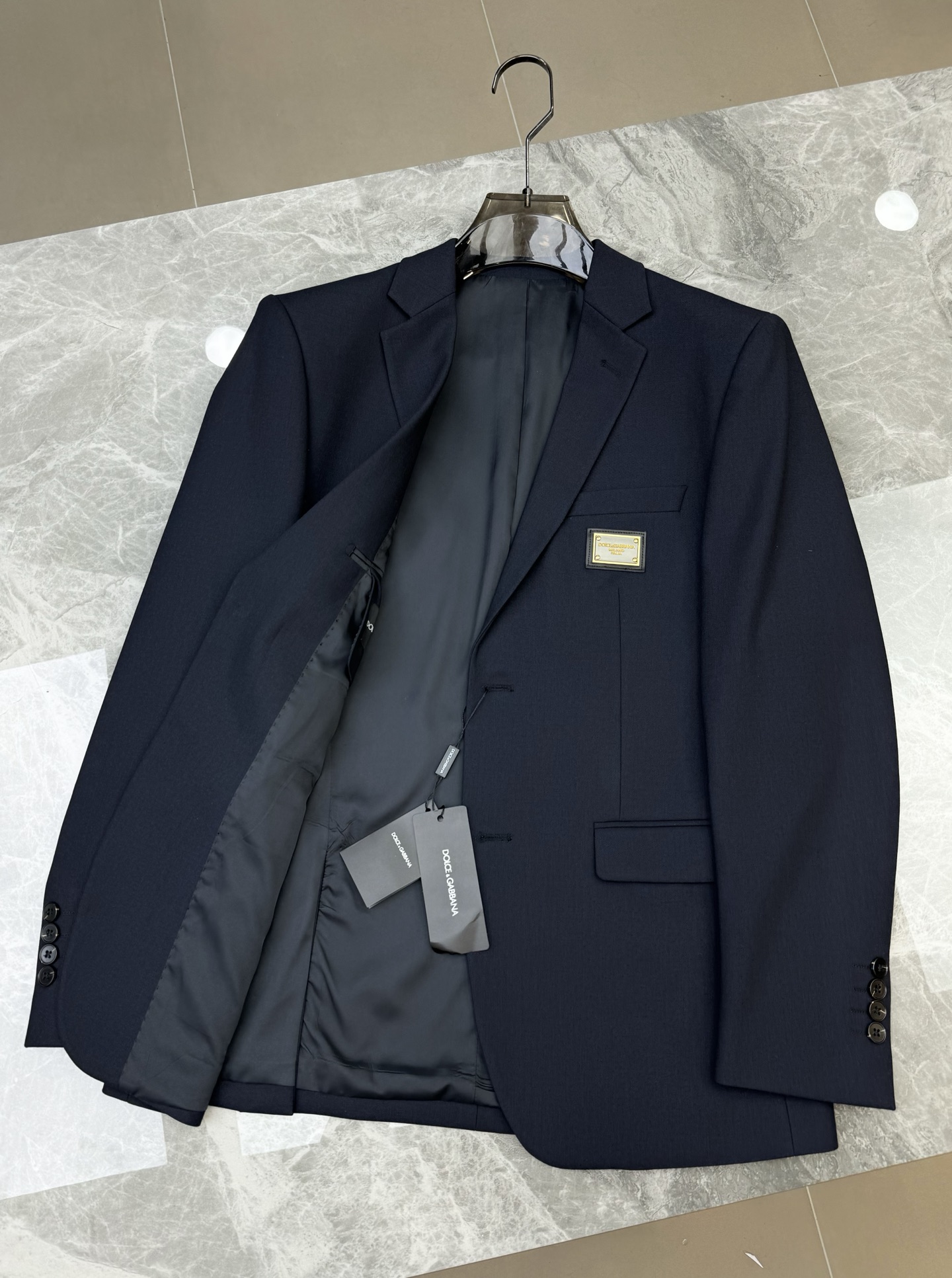 D&G杜嘉-班纳25s新款男士商务套西！超高端顶尖一线成衣手工系列，西装领域里的佼佼者，世界公认的顶级面