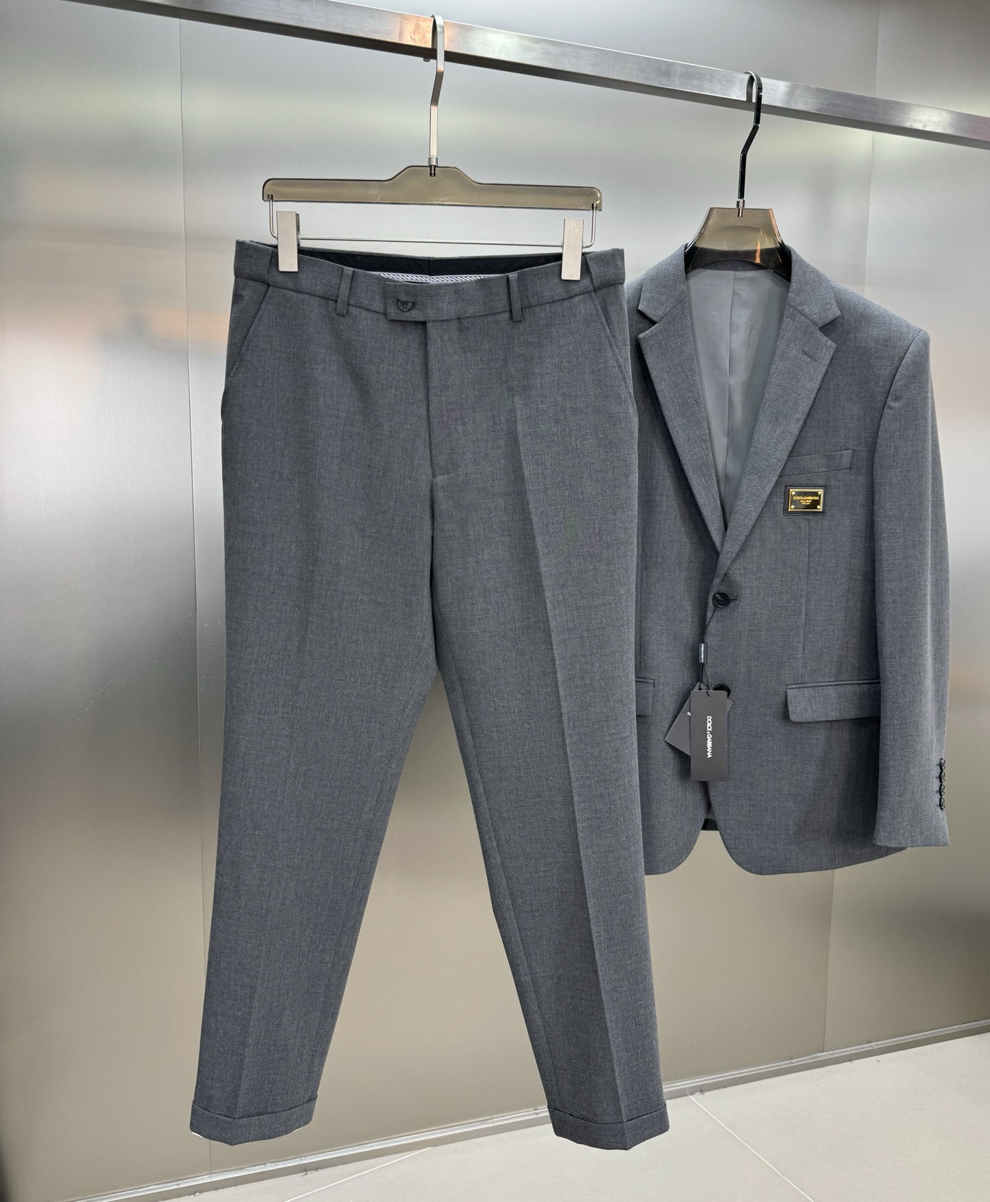 D&G杜嘉-班纳25s新款男士商务套西！超高端顶尖一线成衣手工系列，西装领域里的佼佼者，世界公认的顶级面