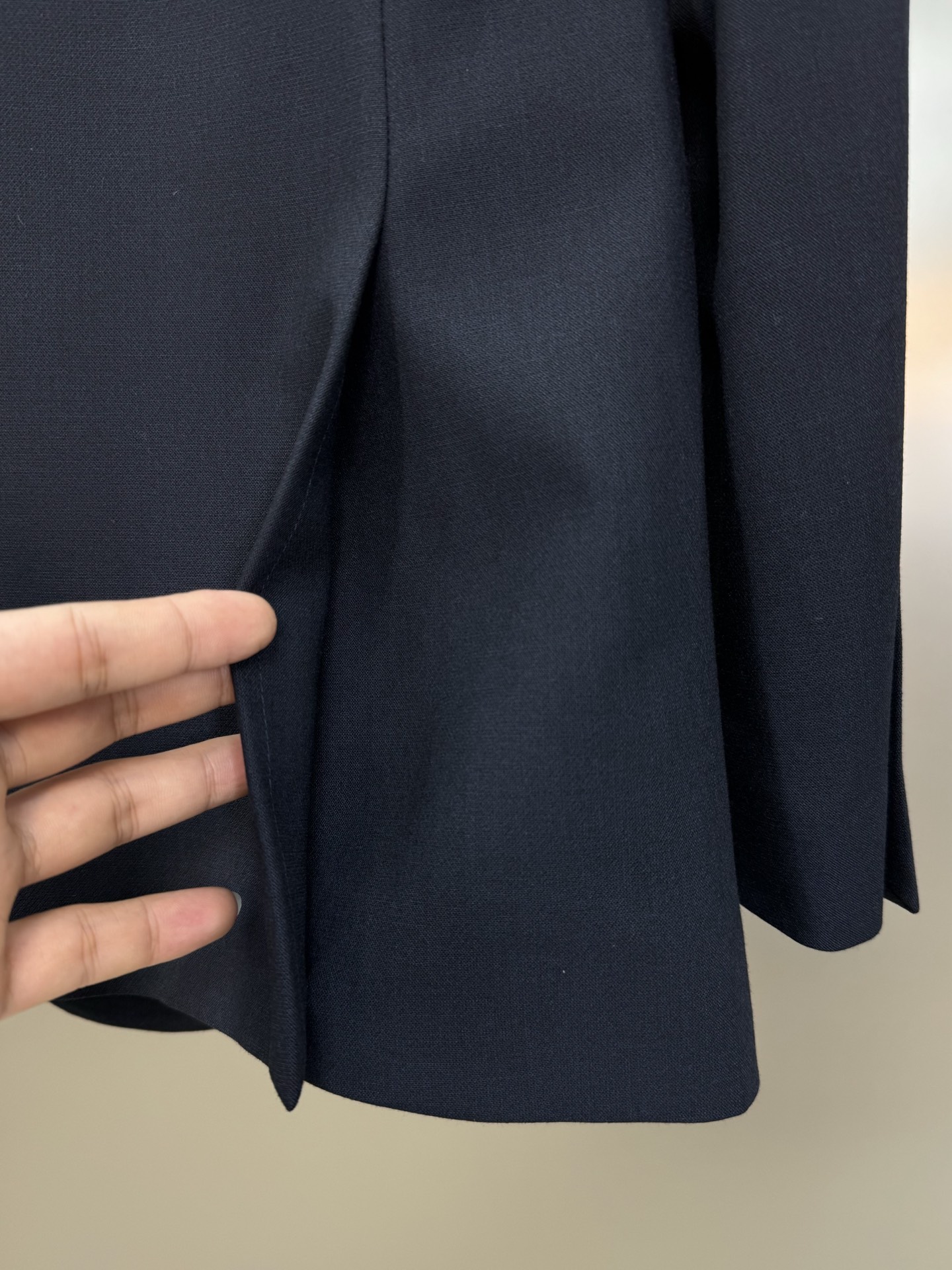 驴牌*路易威登25s新款男士商务套西！超高端顶尖一线成衣手工系列，西装领域里的佼佼者，世界公认的顶级面料