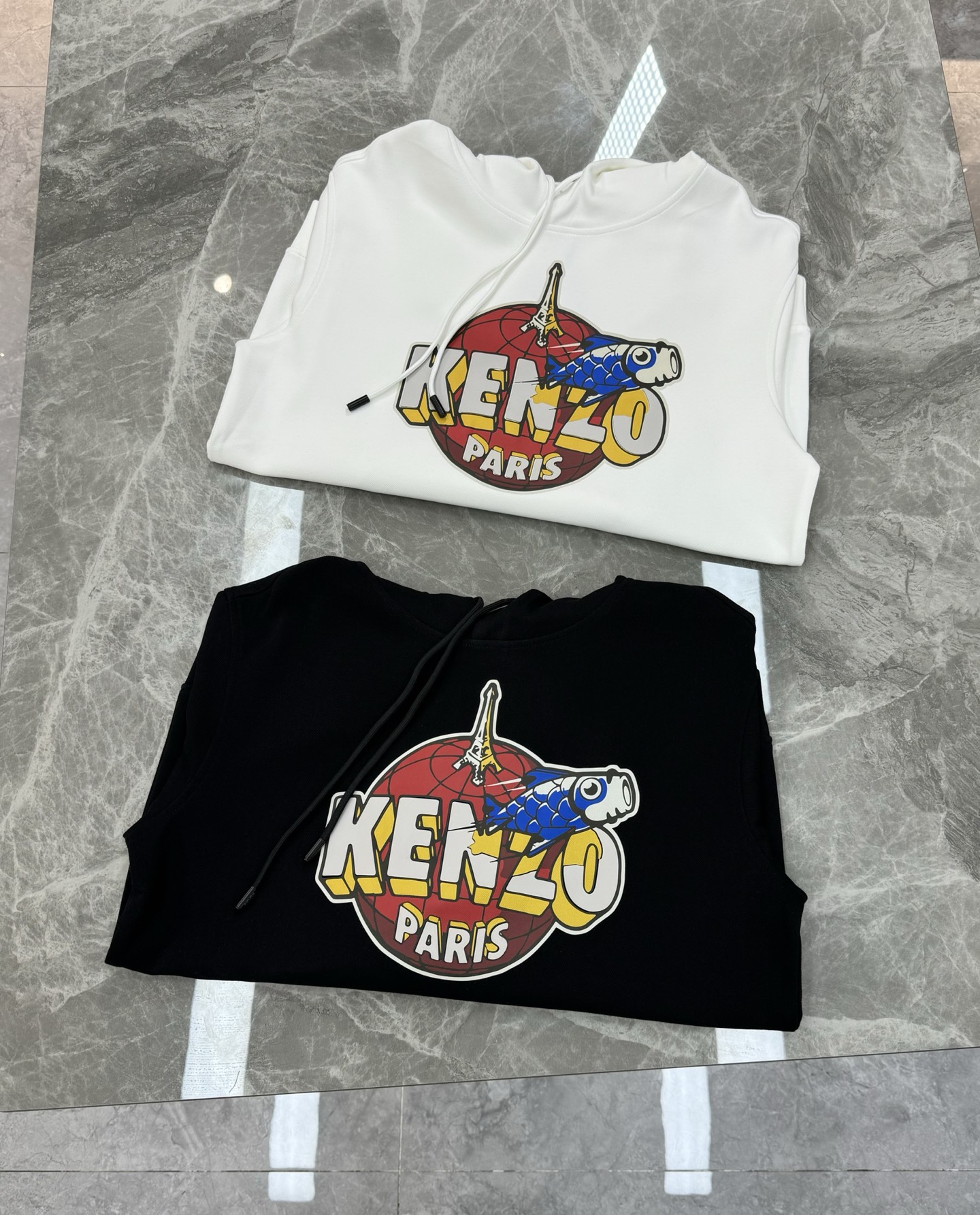 Kenzo新款连帽卫衣，重磅天丝棉质面料，柔软又保暖，秋冬穿超合适!正面彩色Logo+“PARIS”字样