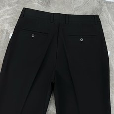 一套 CELINE皇冠徽章刺绣西服🎗️套装超高端顶尖一线成衣手工系列,西装领域里的佼佼者,世界公认的顶级面料和工艺水平, 一套 CELINE皇冠徽章刺绣西服🎗️套装超高端顶尖一线成衣手工系列,西装领域里的佼佼者,世界公认的顶级面料和工艺水平,