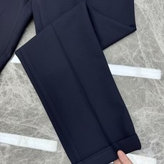 一套 CELINE皇冠徽章刺绣西服🎗️套装超高端顶尖一线成衣手工系列,西装领域里的佼佼者,世界公认的顶级面料和工艺水平, 一套 CELINE皇冠徽章刺绣西服🎗️套装超高端顶尖一线成衣手工系列,西装领域里的佼佼者,世界公认的顶级面料和工艺水平,