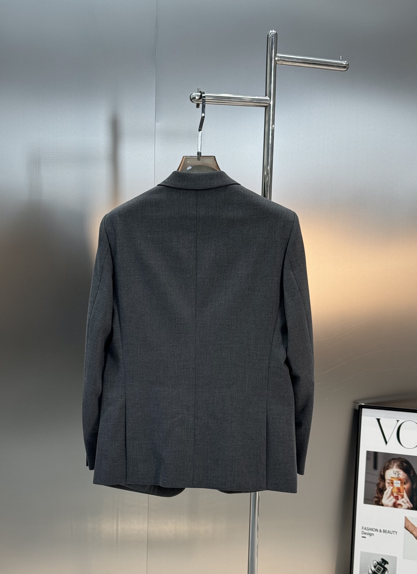 一套 CELINE皇冠徽章刺绣西服🎗️套装超高端顶尖一线成衣手工系列,西装领域里的佼佼者,世界公认的顶级面料和工艺水平, 一套 CELINE皇冠徽章刺绣西服🎗️套装超高端顶尖一线成衣手工系列,西装领域里的佼佼者,世界公认的顶级面料和工艺水平,